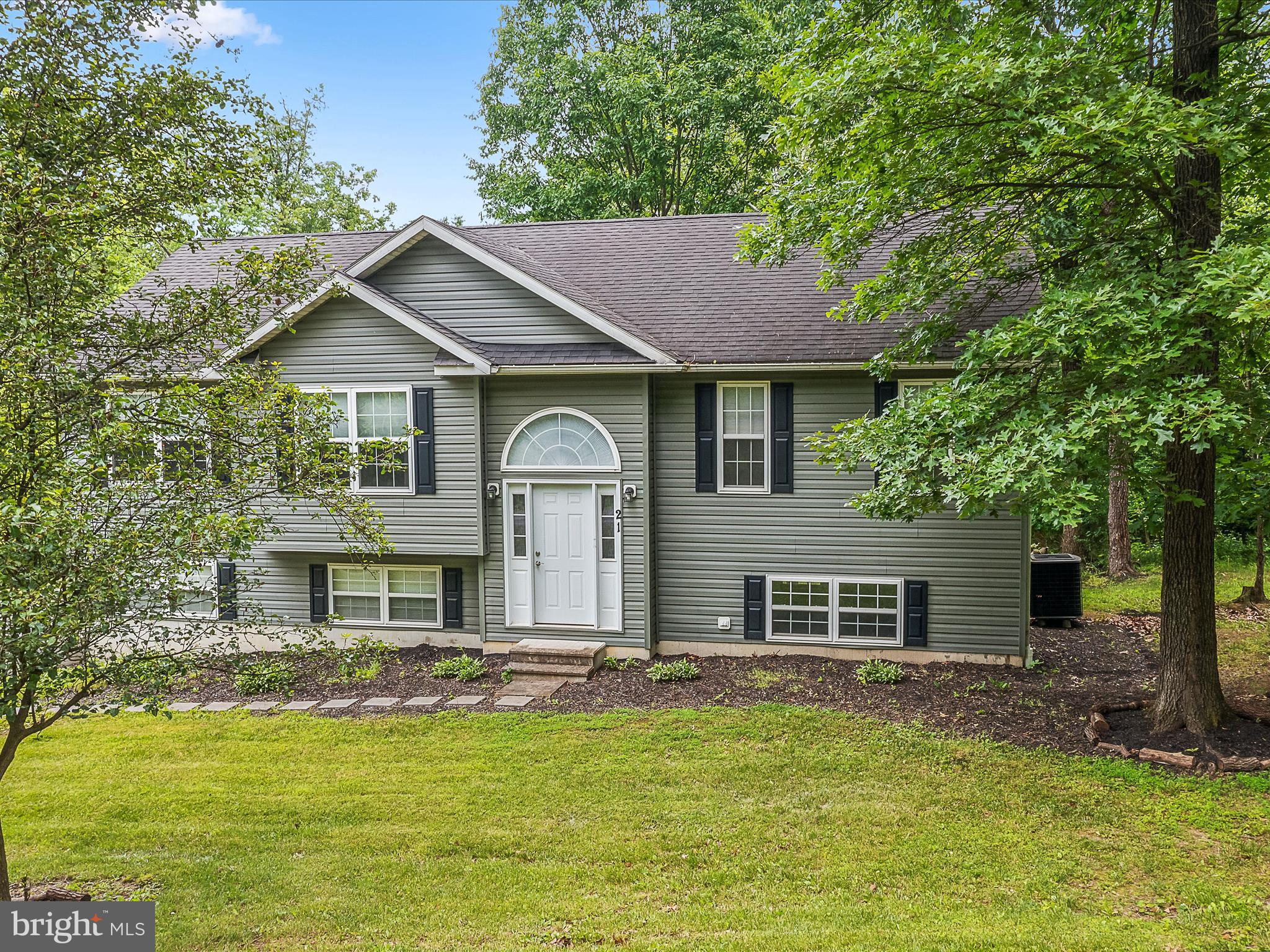 HIDDEN RIVER - Residential