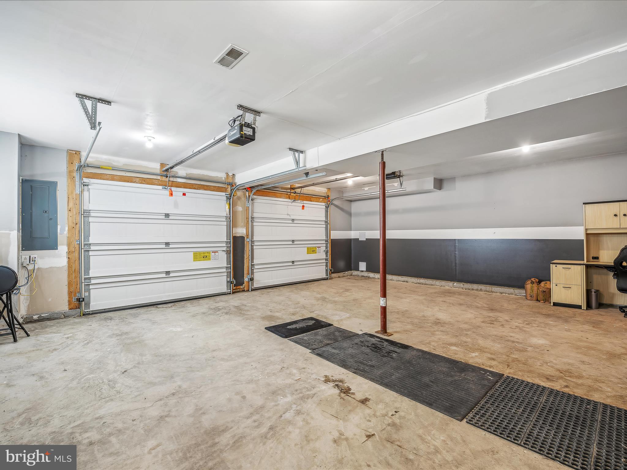 HIDDEN RIVER - Residential