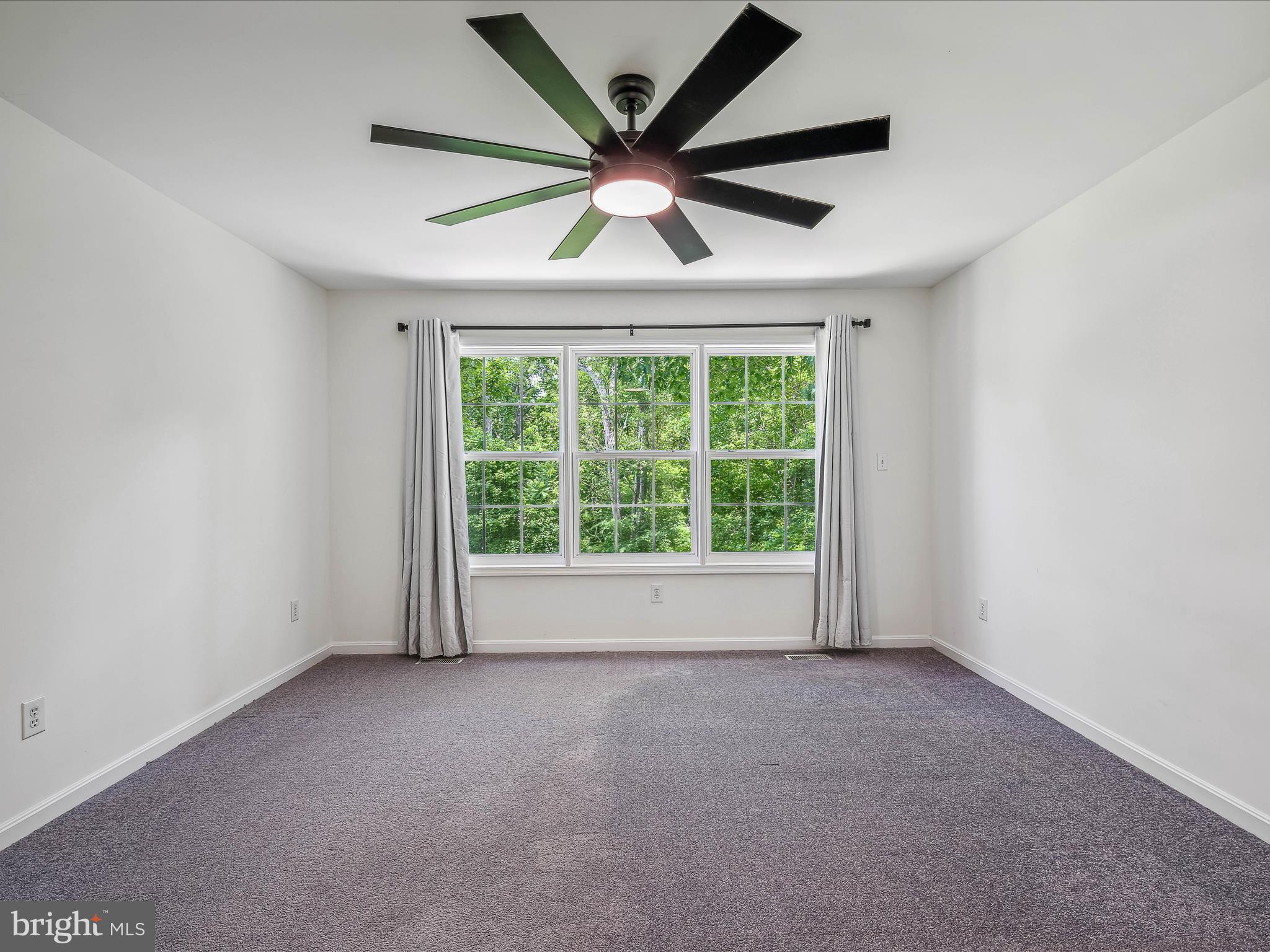 HIDDEN RIVER - Residential