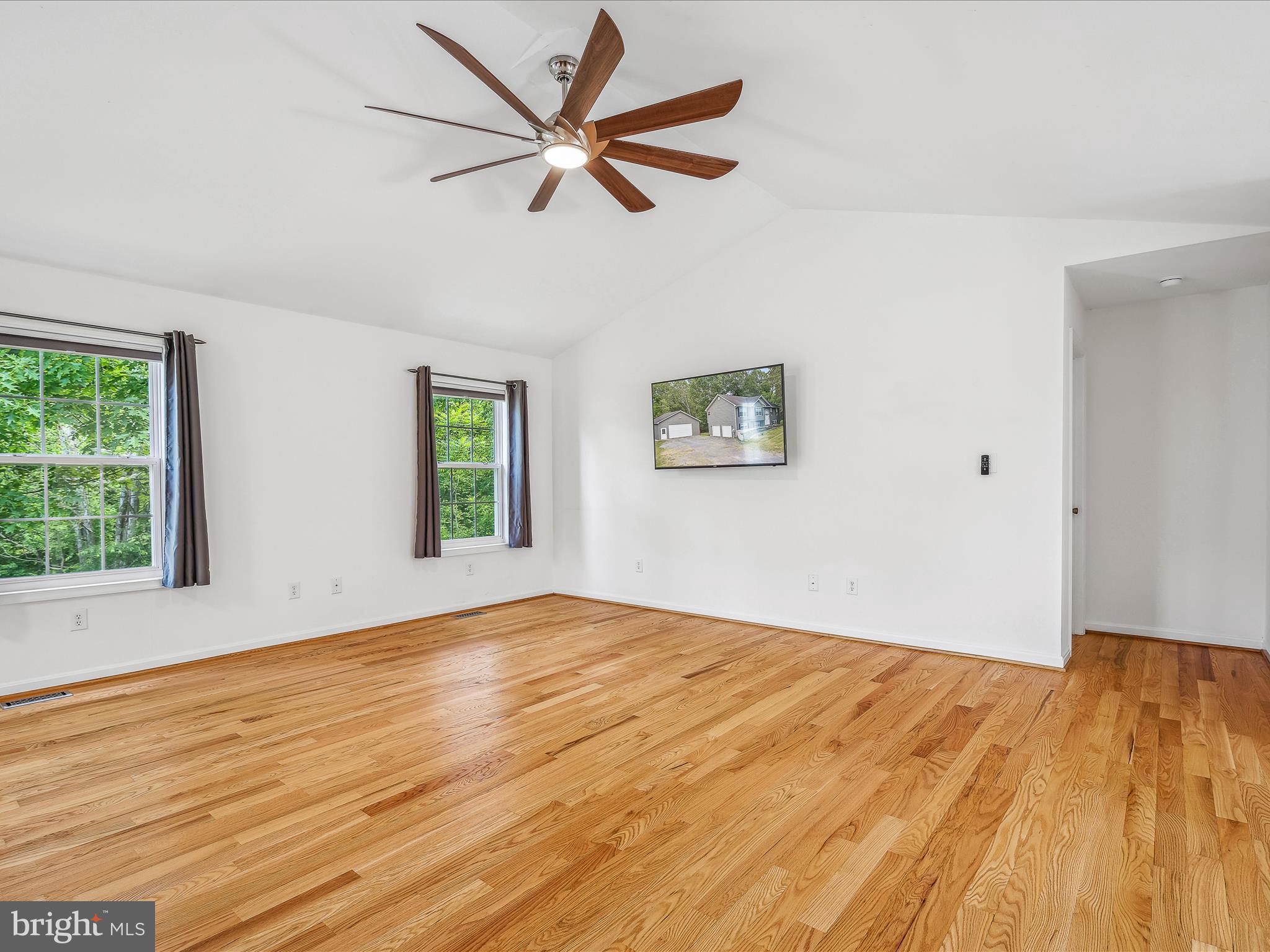 HIDDEN RIVER - Residential