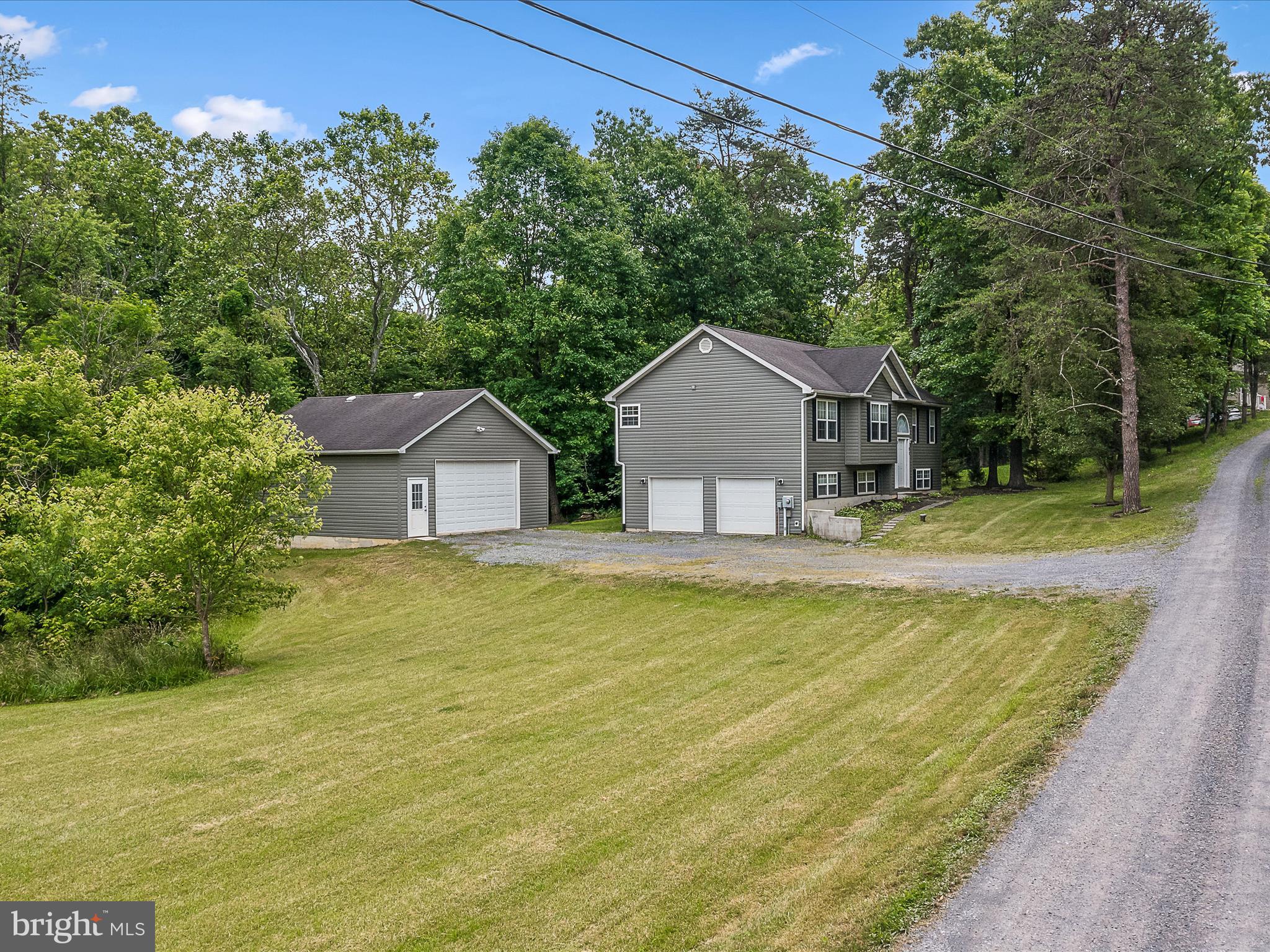HIDDEN RIVER - Residential