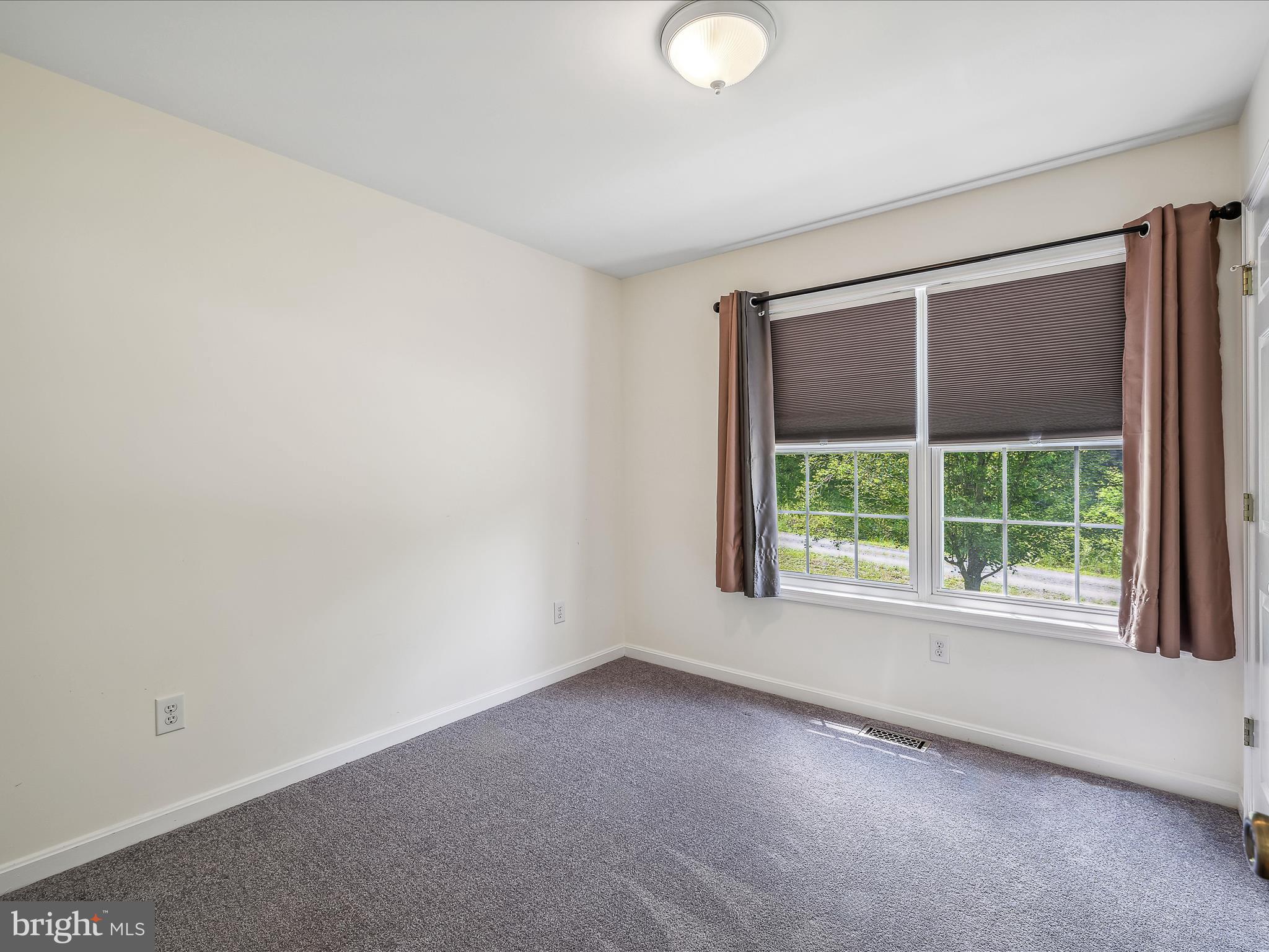 HIDDEN RIVER - Residential