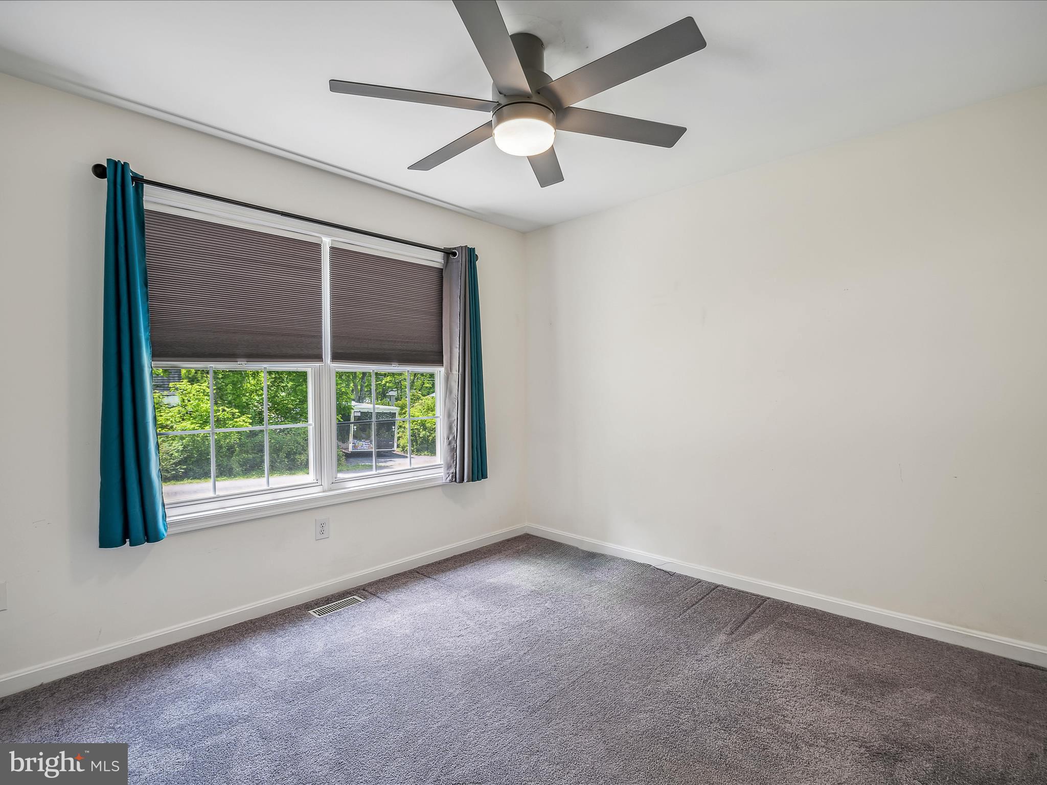 HIDDEN RIVER - Residential