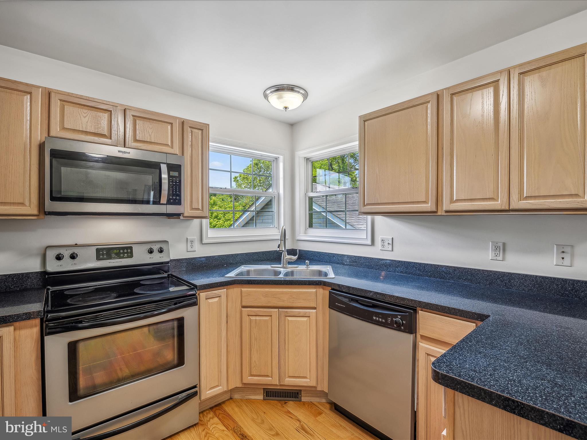 HIDDEN RIVER - Residential