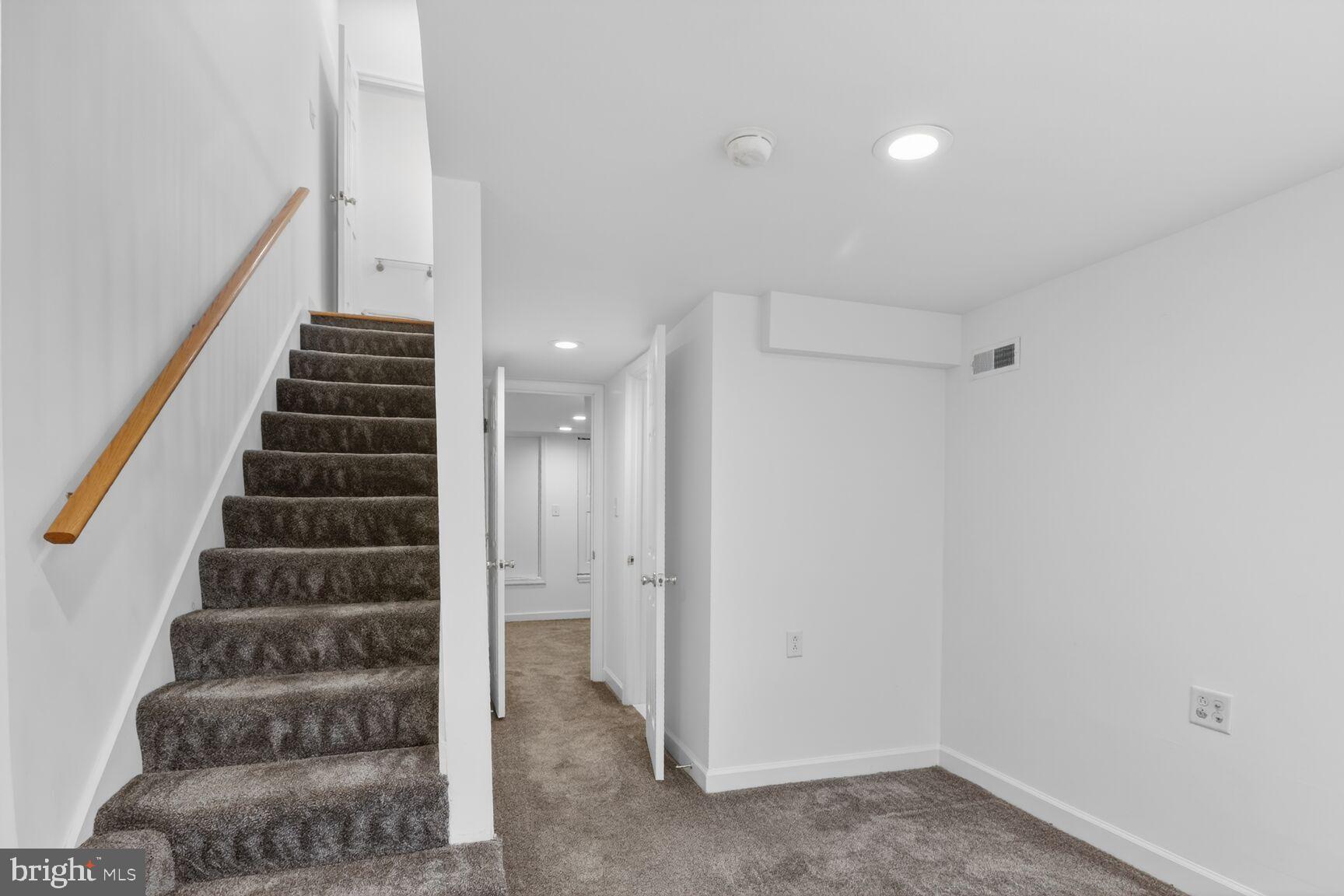 RIVERSIDE - Residential