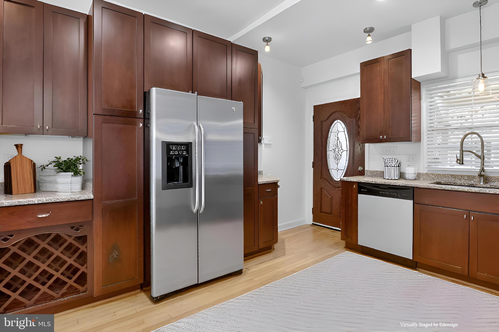 RIVERSIDE - Residential