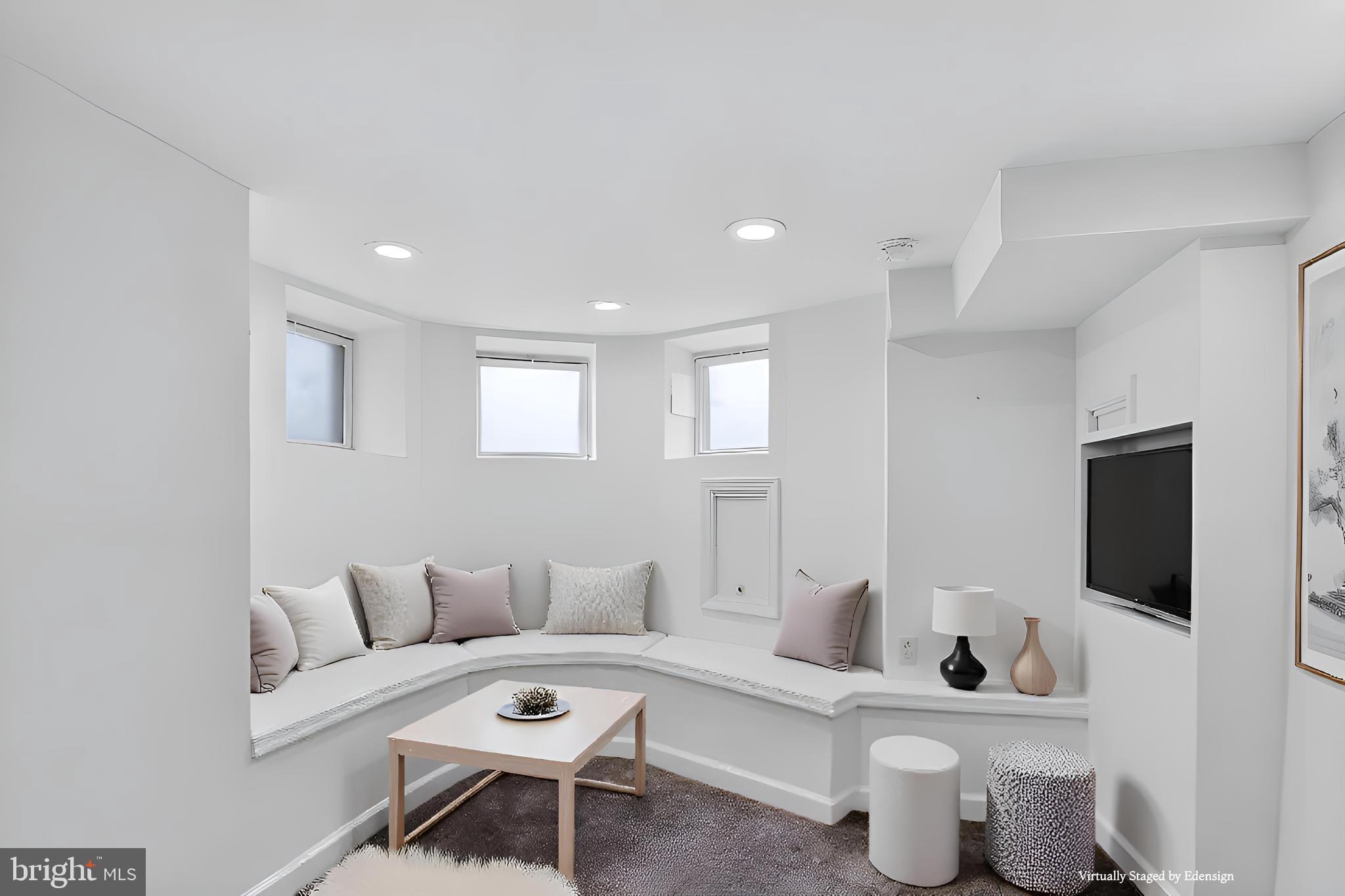 RIVERSIDE - Residential