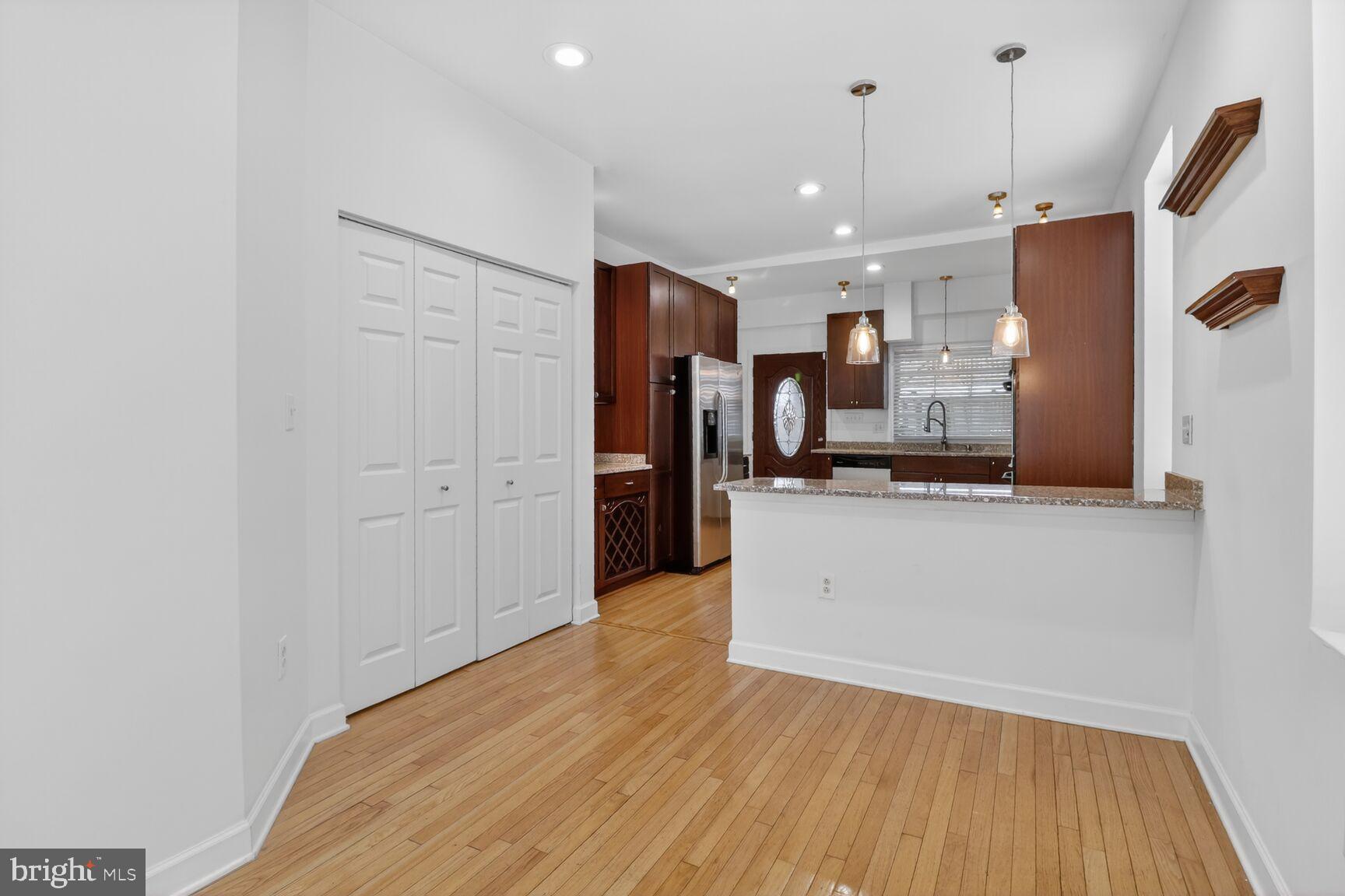 RIVERSIDE - Residential