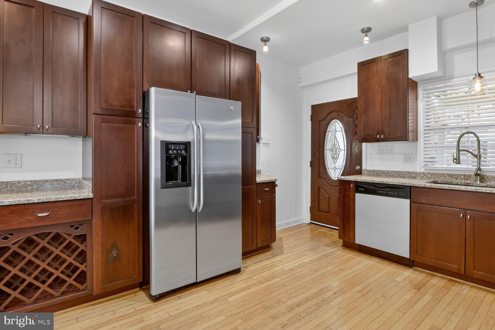 RIVERSIDE - Residential