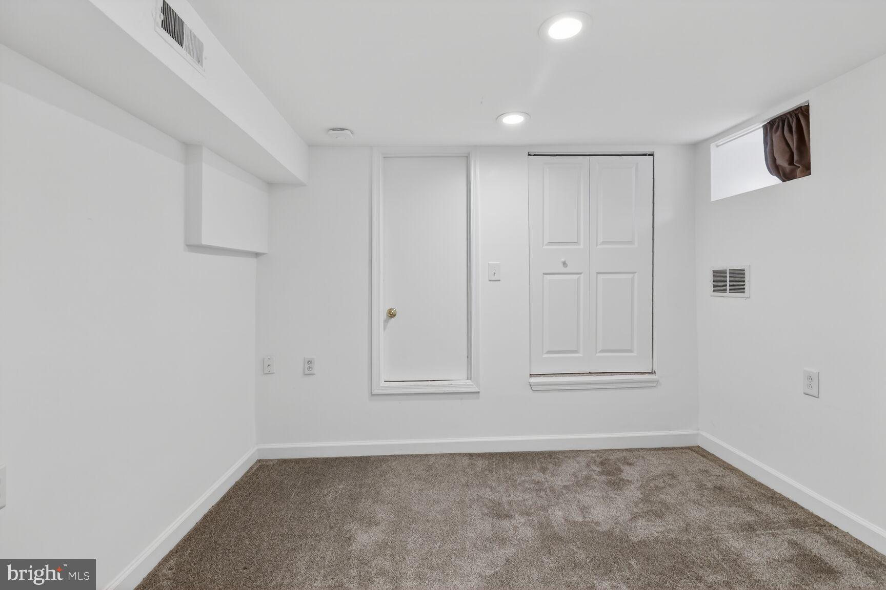 RIVERSIDE - Residential