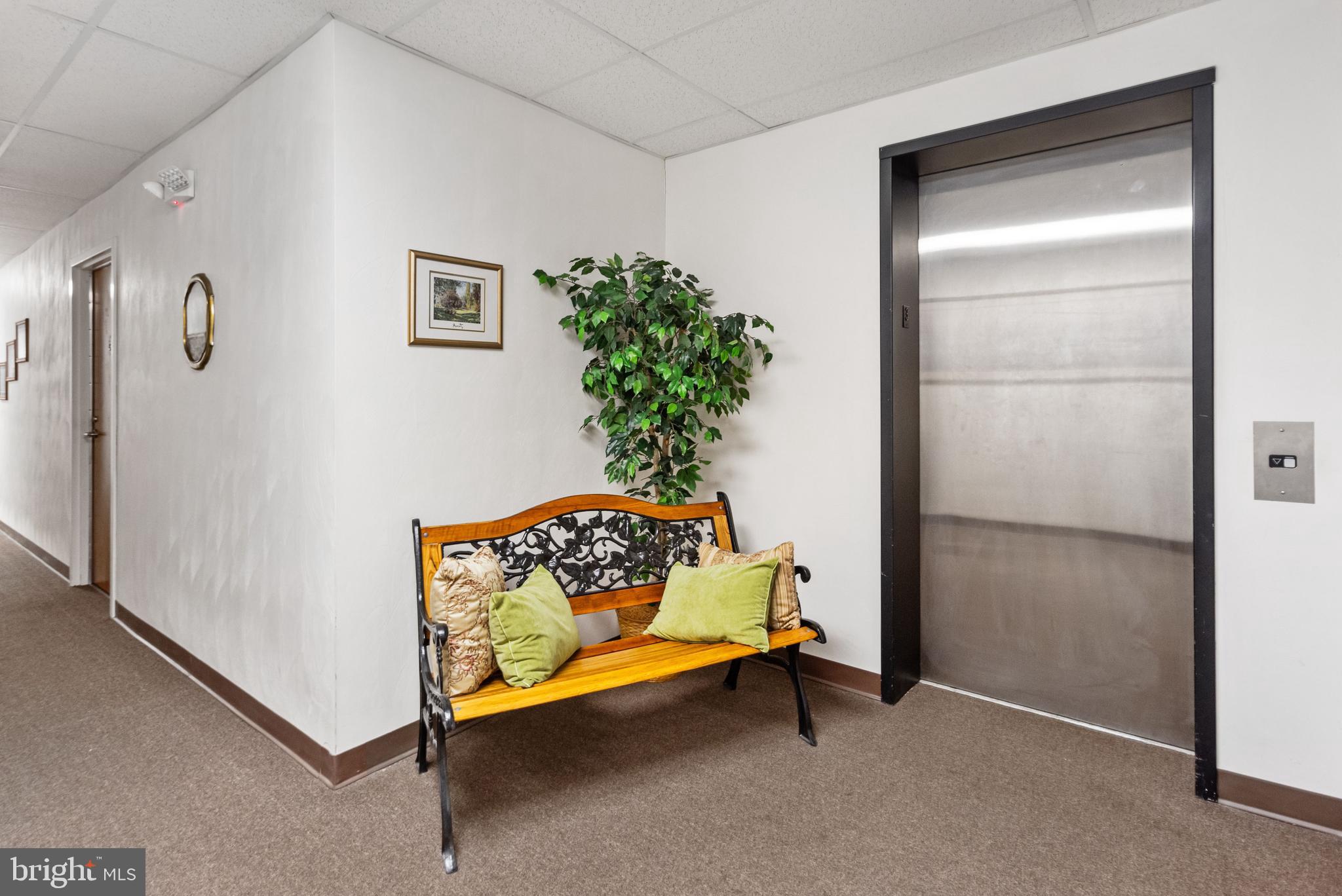 GOLDEN EXCHANGE CONDOS - Residential