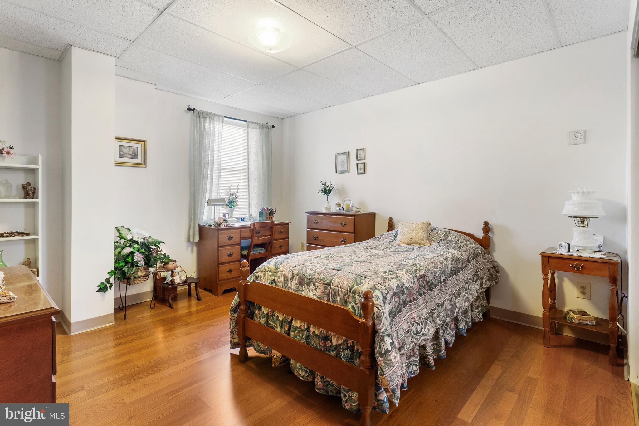 GOLDEN EXCHANGE CONDOS - Residential