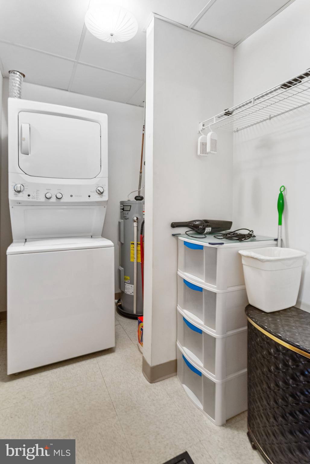 GOLDEN EXCHANGE CONDOS - Residential