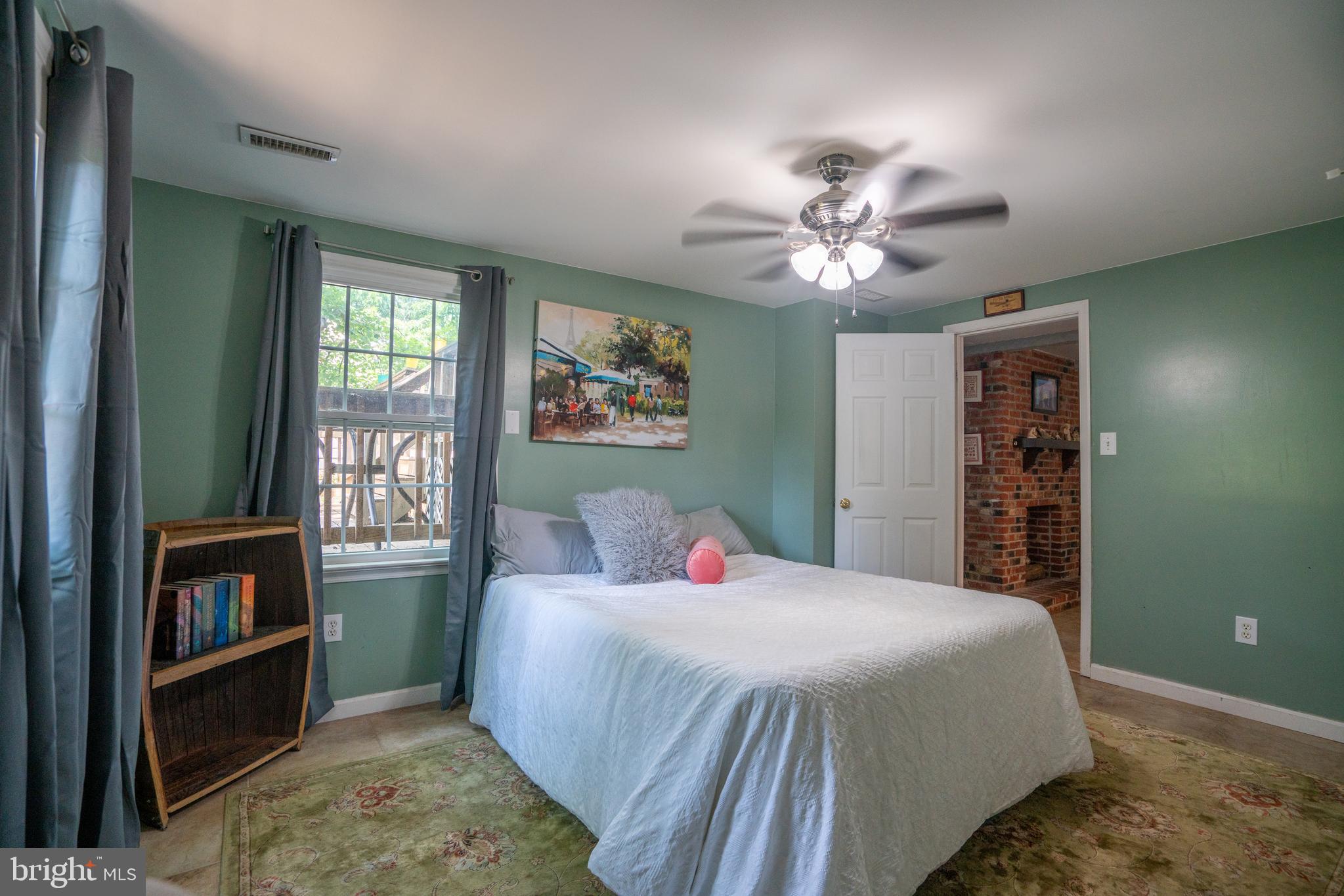 POINT OF WOODS - Residential