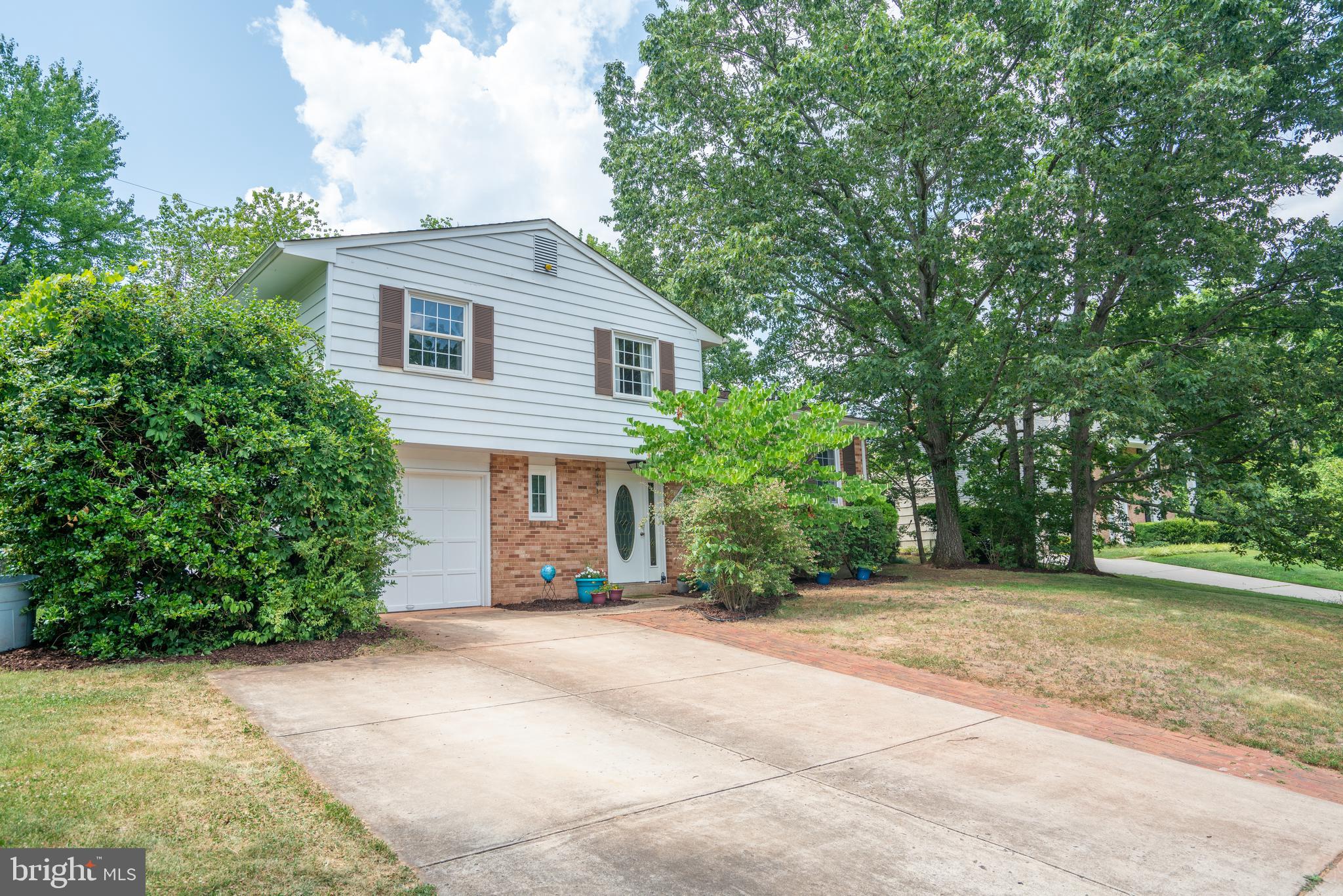 POINT OF WOODS - Residential