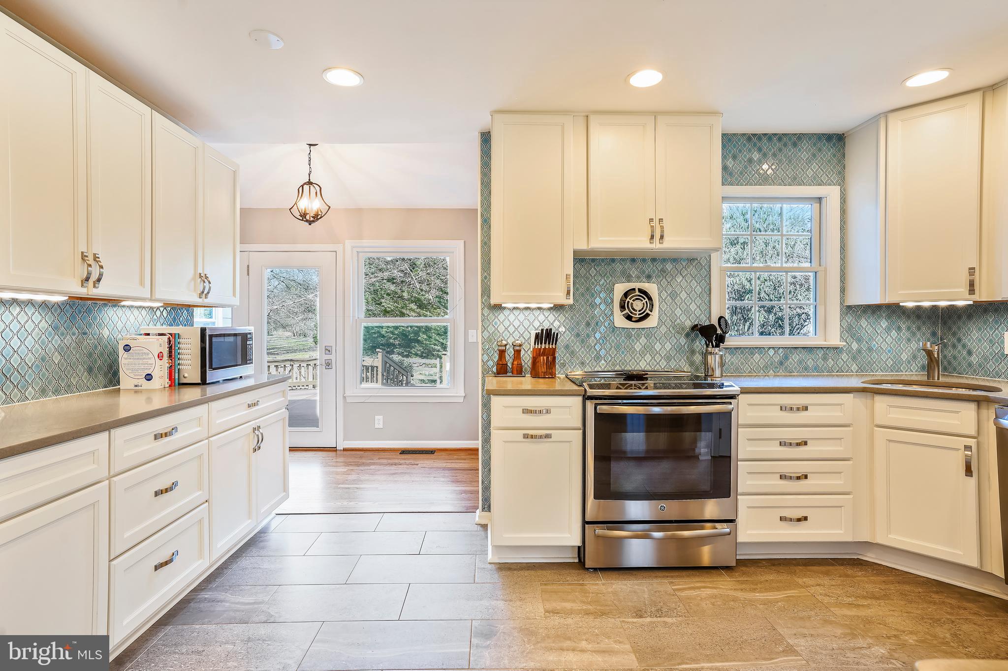 STRATFORD ON THE POTOMAC - Residential