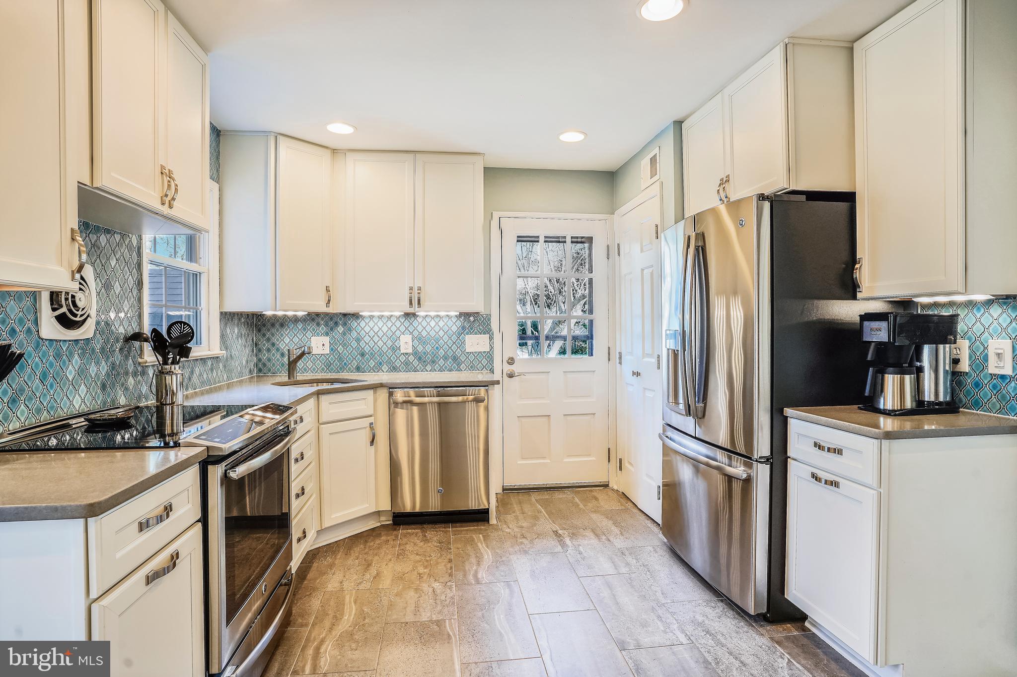 STRATFORD ON THE POTOMAC - Residential