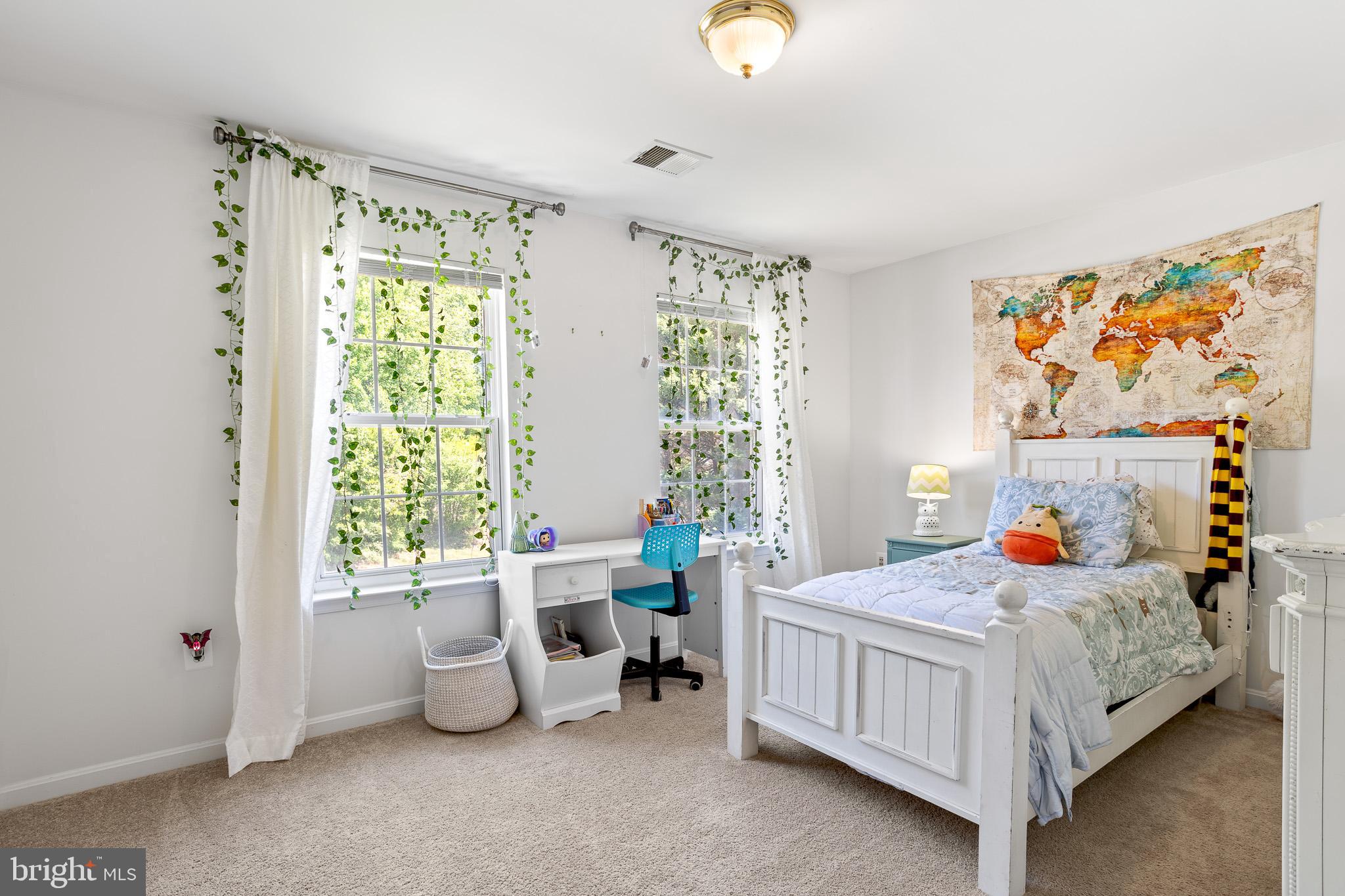 HUNTING CREEK KNOLLS - Residential