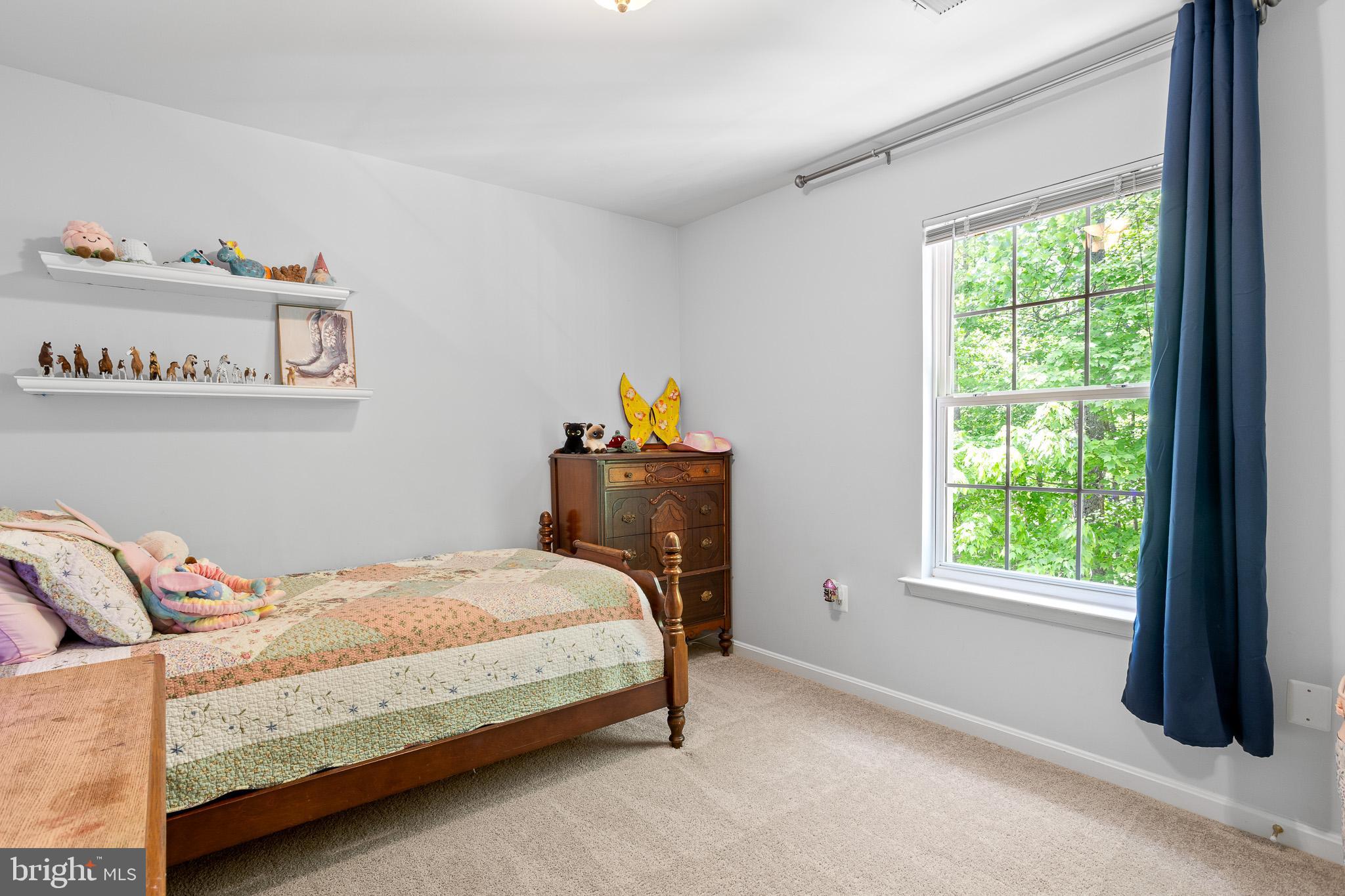 HUNTING CREEK KNOLLS - Residential