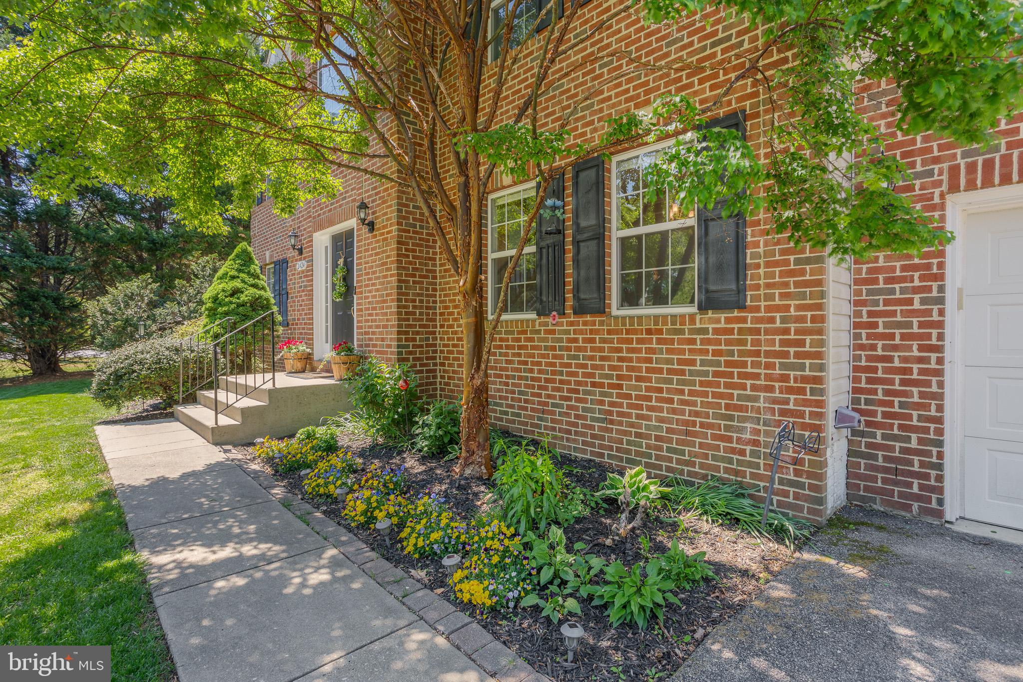 HUNTING CREEK KNOLLS - Residential