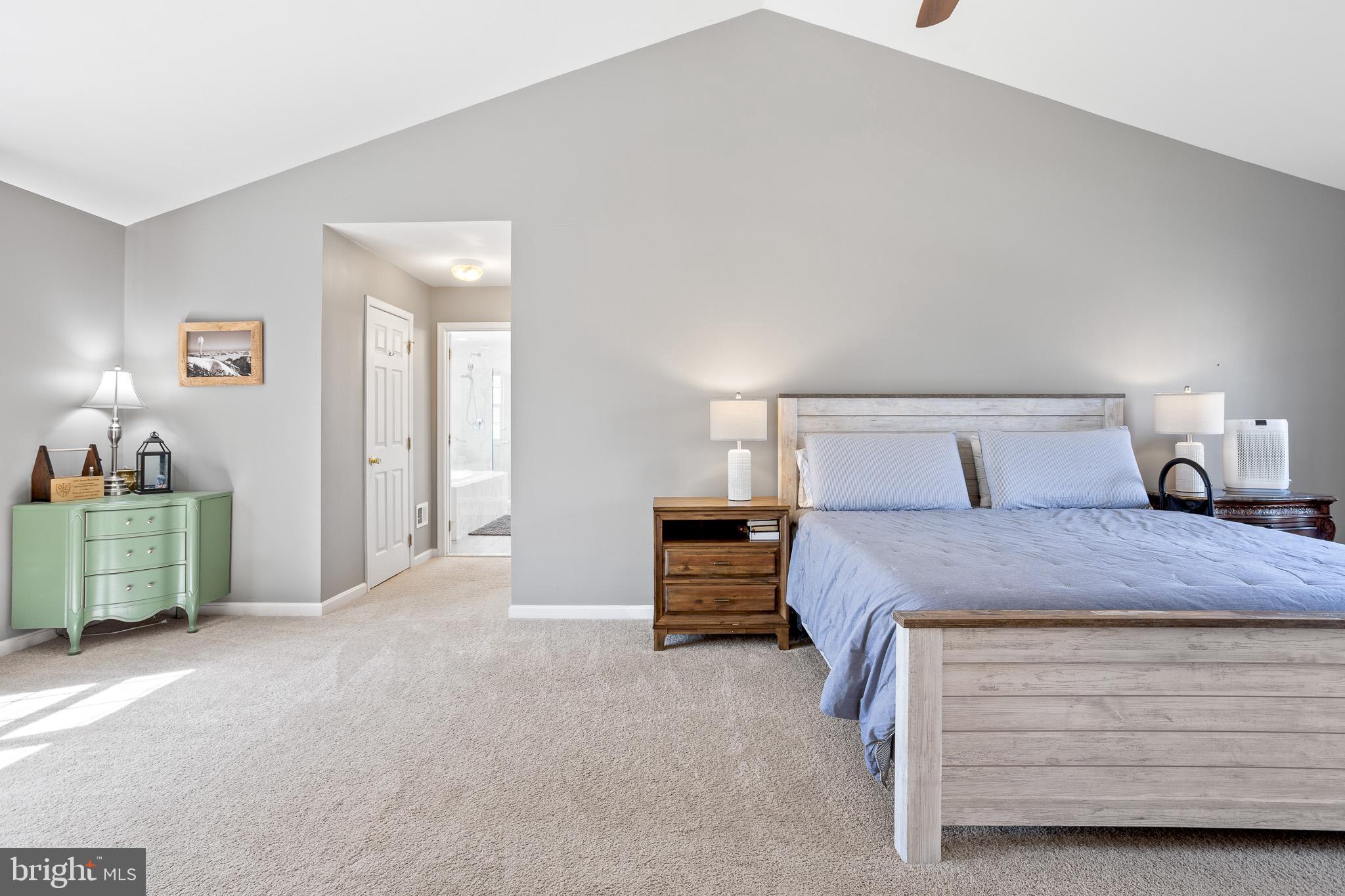 HUNTING CREEK KNOLLS - Residential