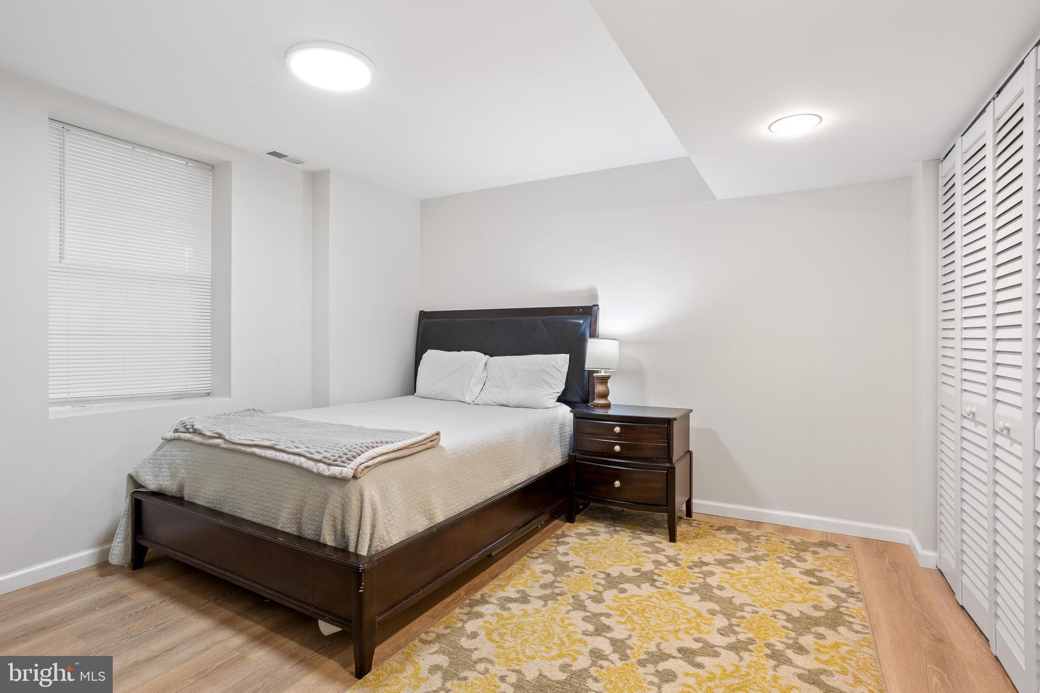 HUNTING CREEK KNOLLS - Residential