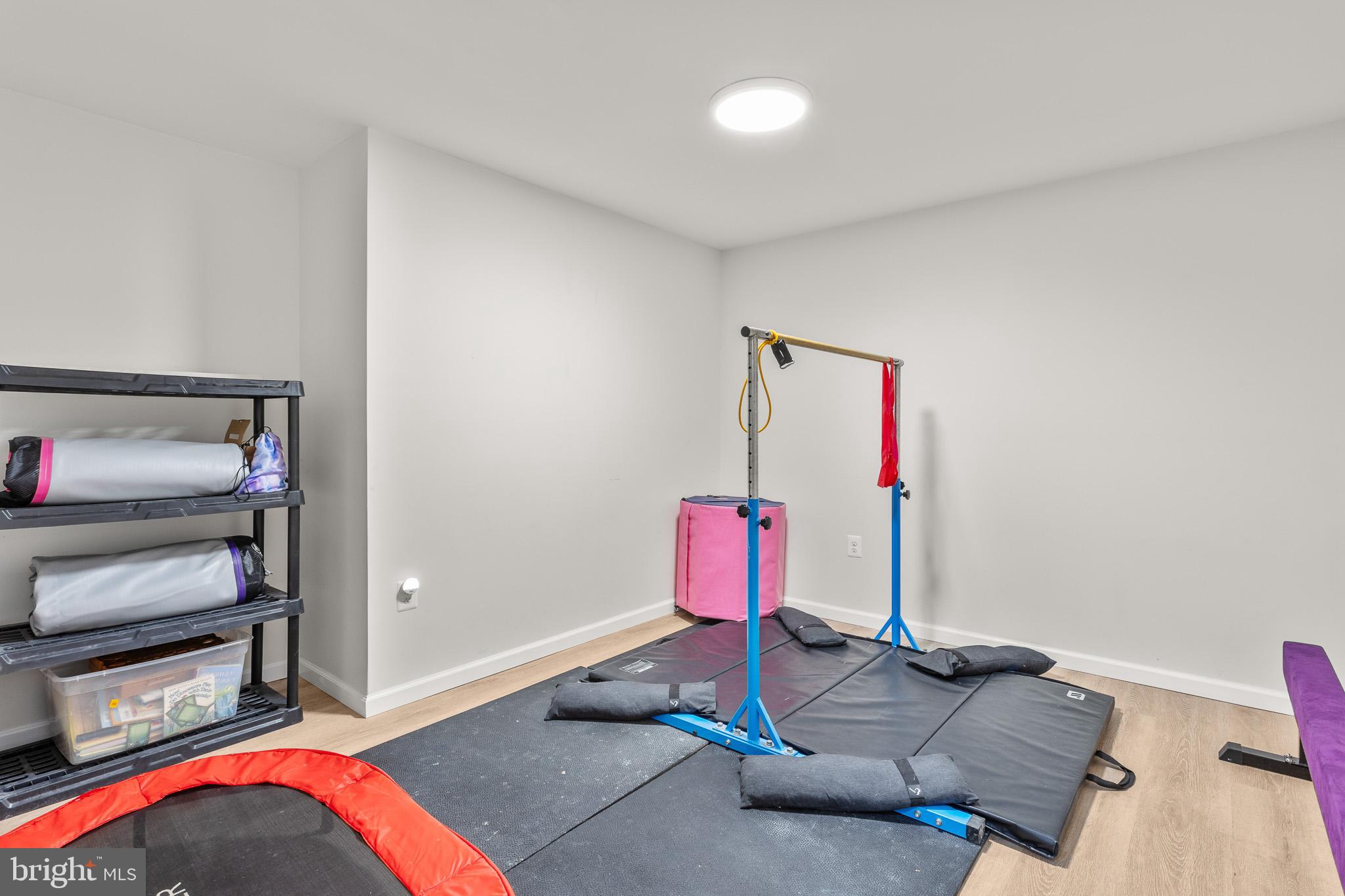 HUNTING CREEK KNOLLS - Residential