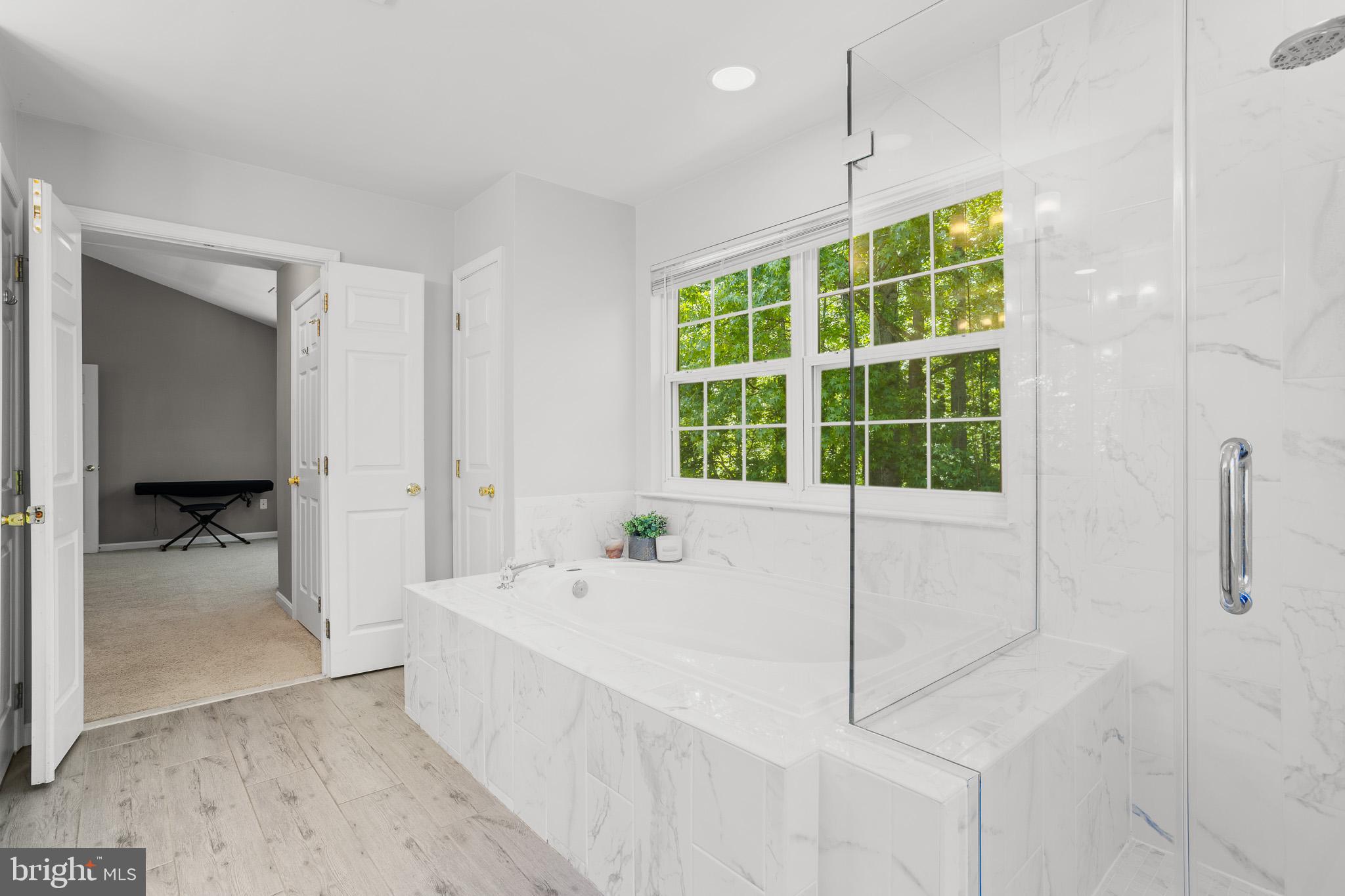 HUNTING CREEK KNOLLS - Residential