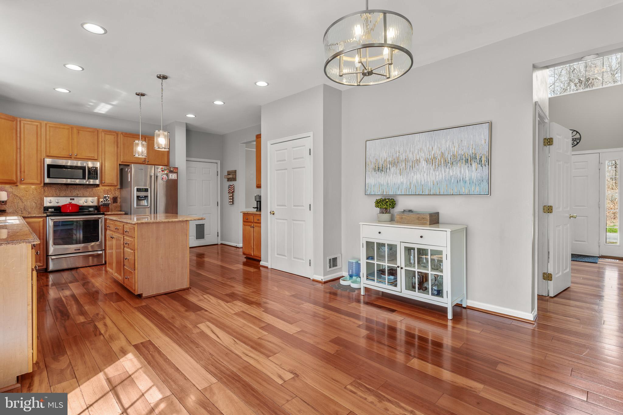 HUNTING CREEK KNOLLS - Residential