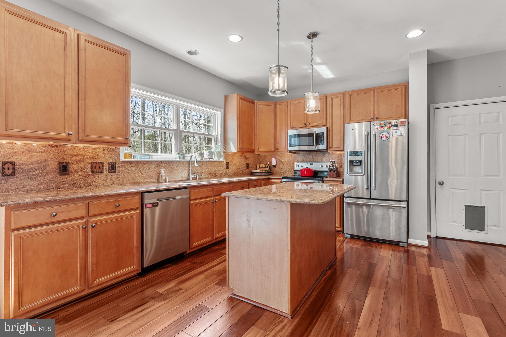 HUNTING CREEK KNOLLS - Residential