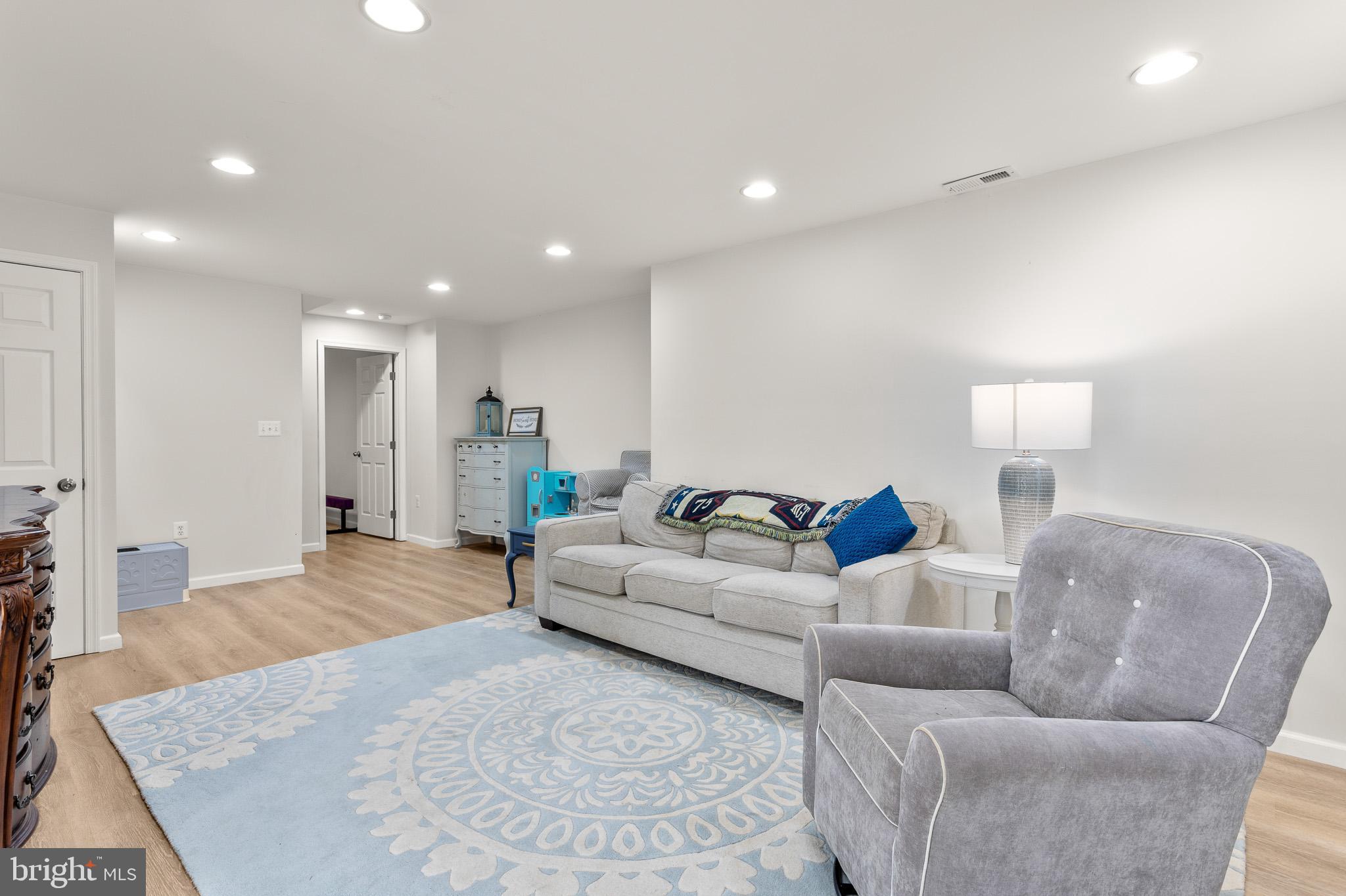 HUNTING CREEK KNOLLS - Residential