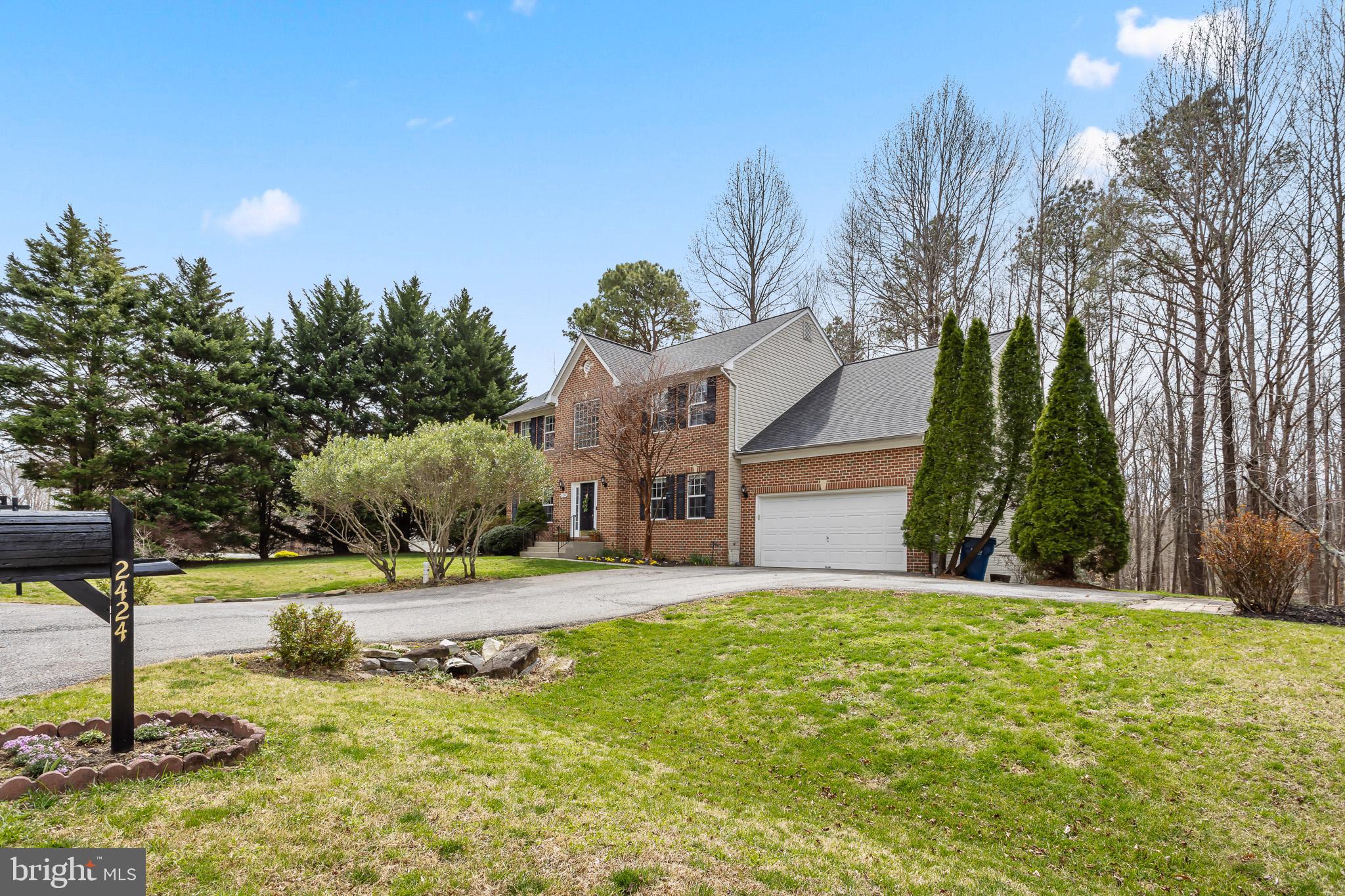 HUNTING CREEK KNOLLS - Residential