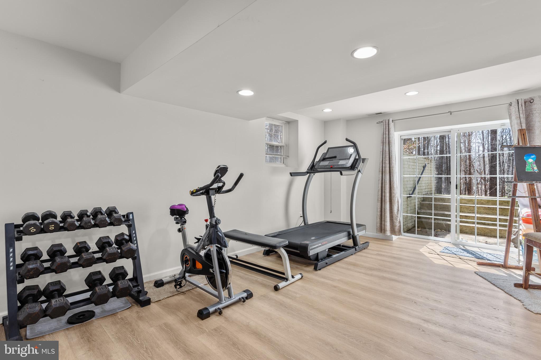 HUNTING CREEK KNOLLS - Residential