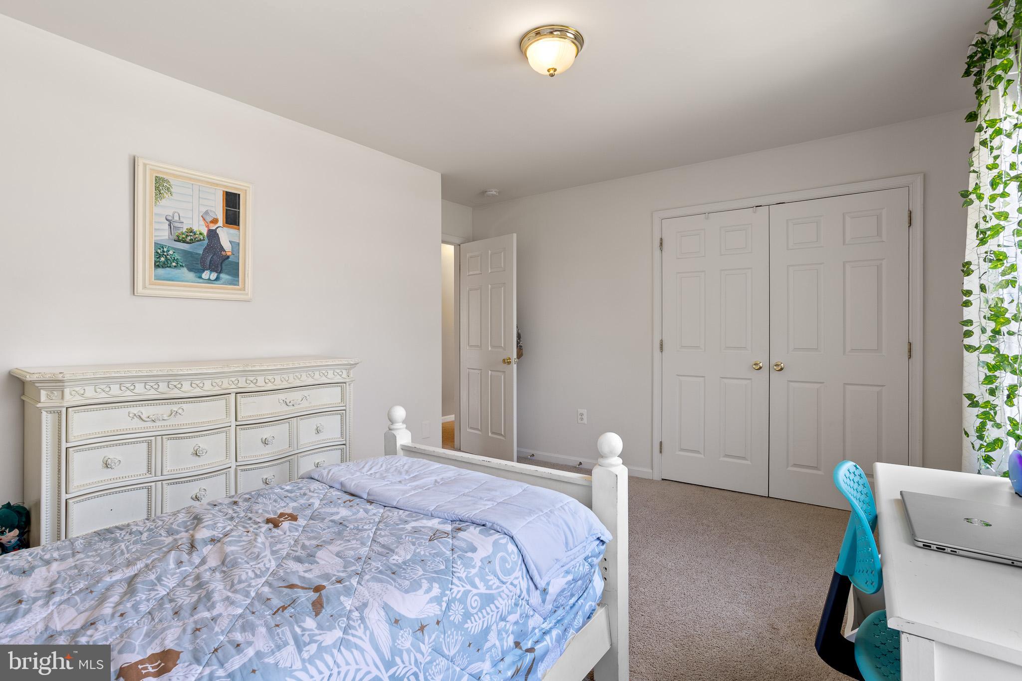 HUNTING CREEK KNOLLS - Residential