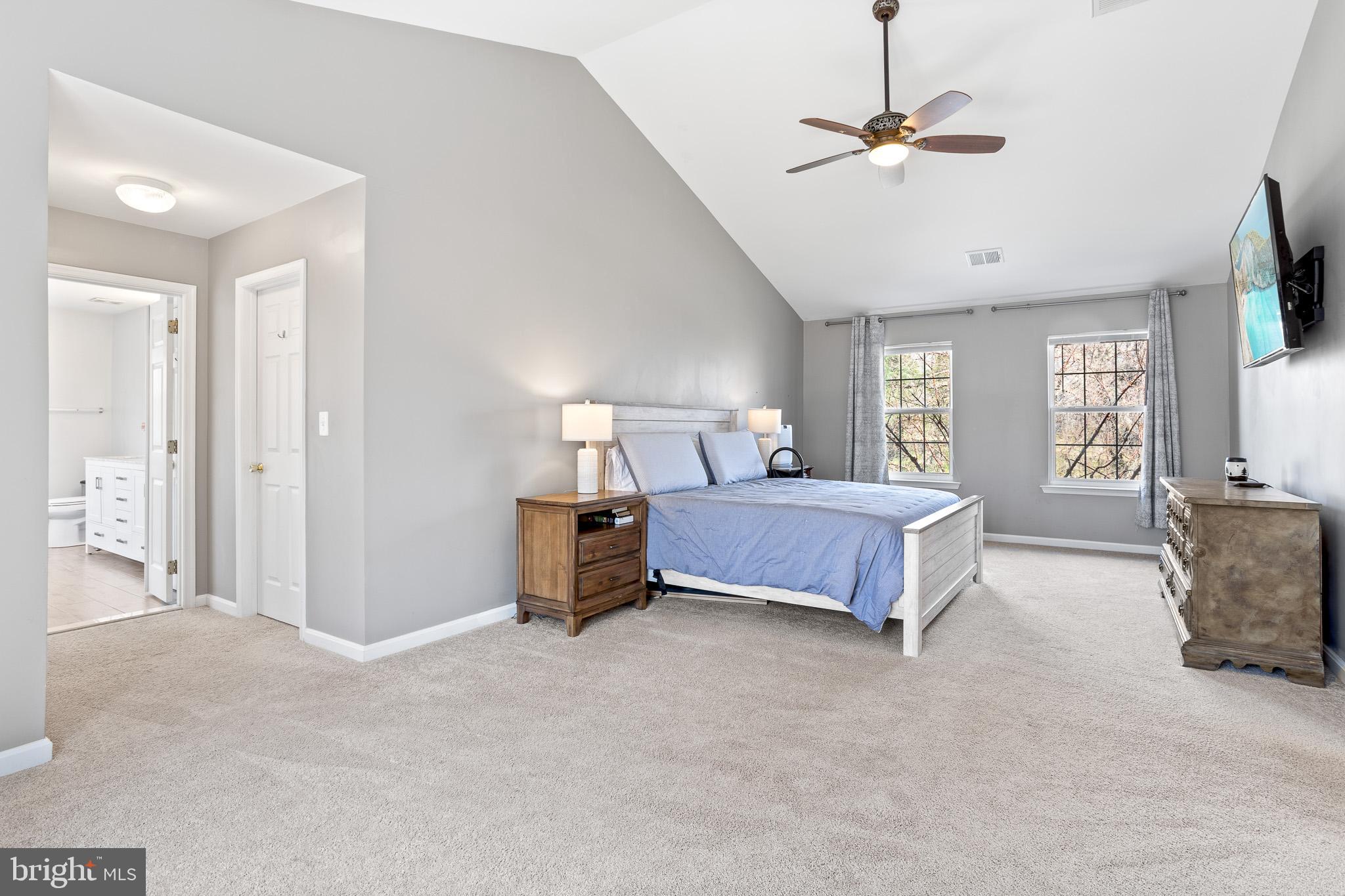 HUNTING CREEK KNOLLS - Residential