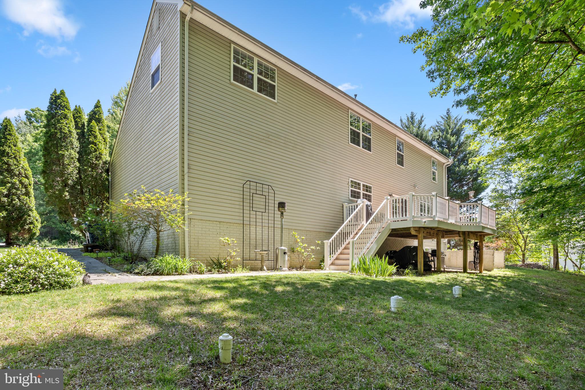 HUNTING CREEK KNOLLS - Residential