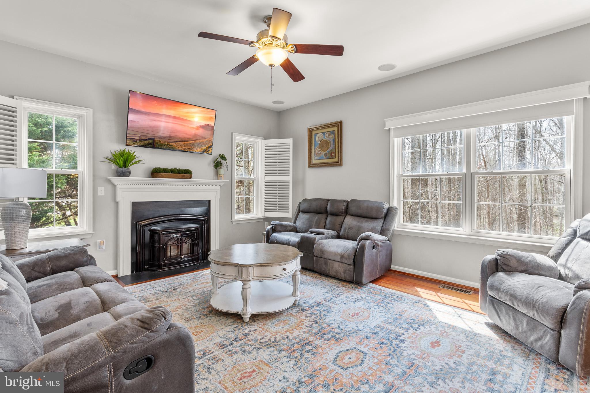 HUNTING CREEK KNOLLS - Residential