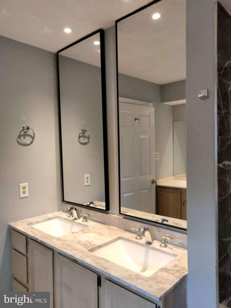 TANTALLON ON THE POTOMAC - Residential