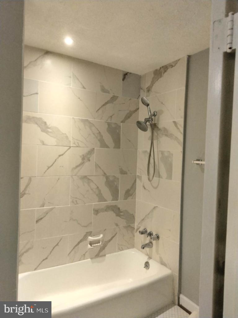 TANTALLON ON THE POTOMAC - Residential