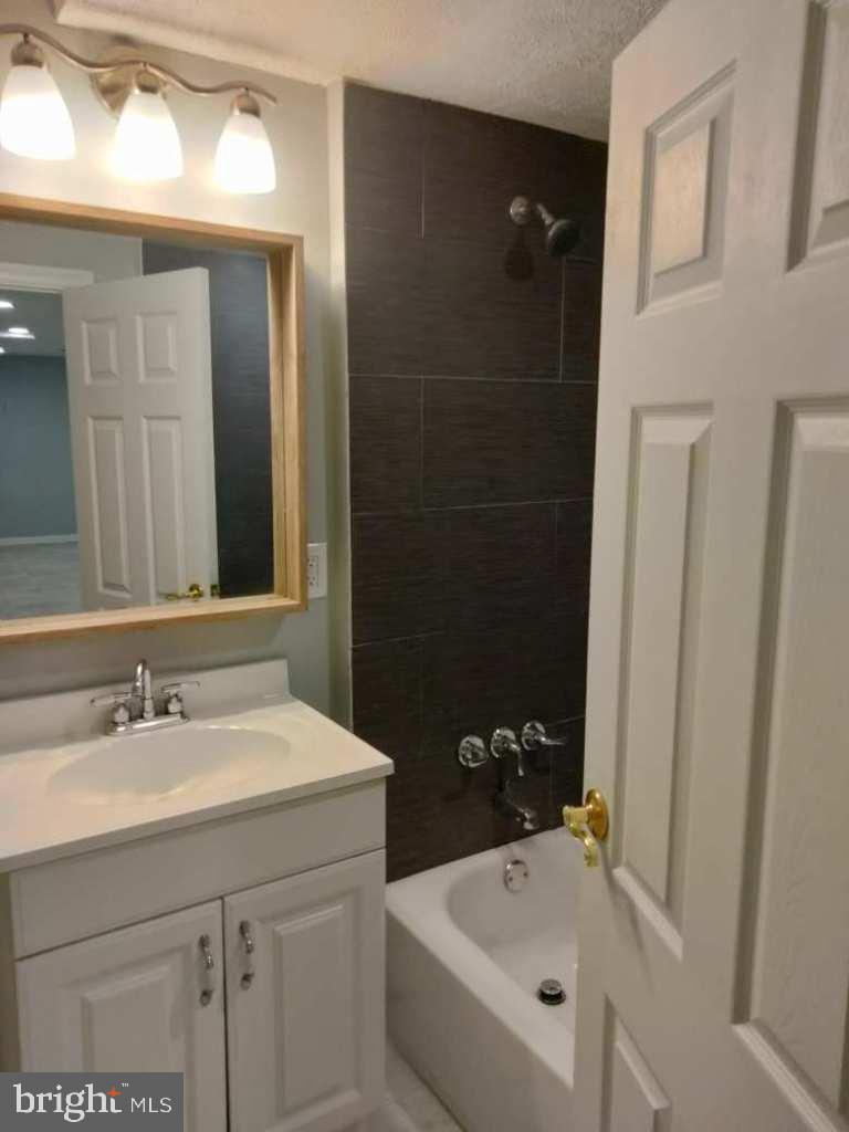 TANTALLON ON THE POTOMAC - Residential