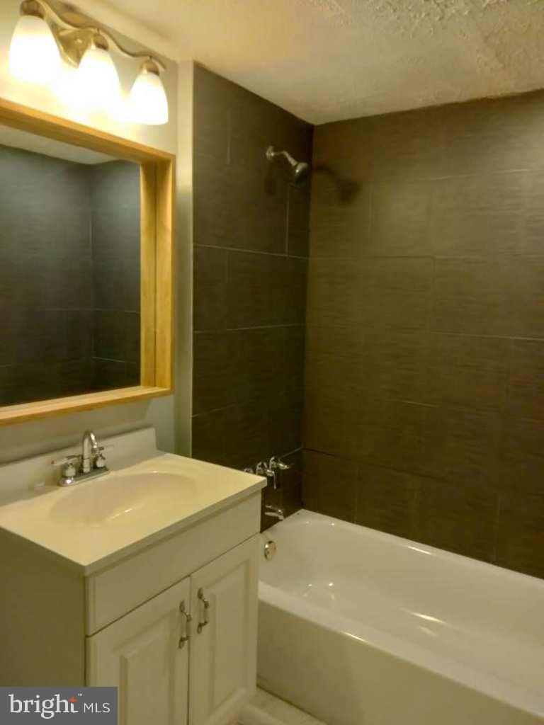 TANTALLON ON THE POTOMAC - Residential