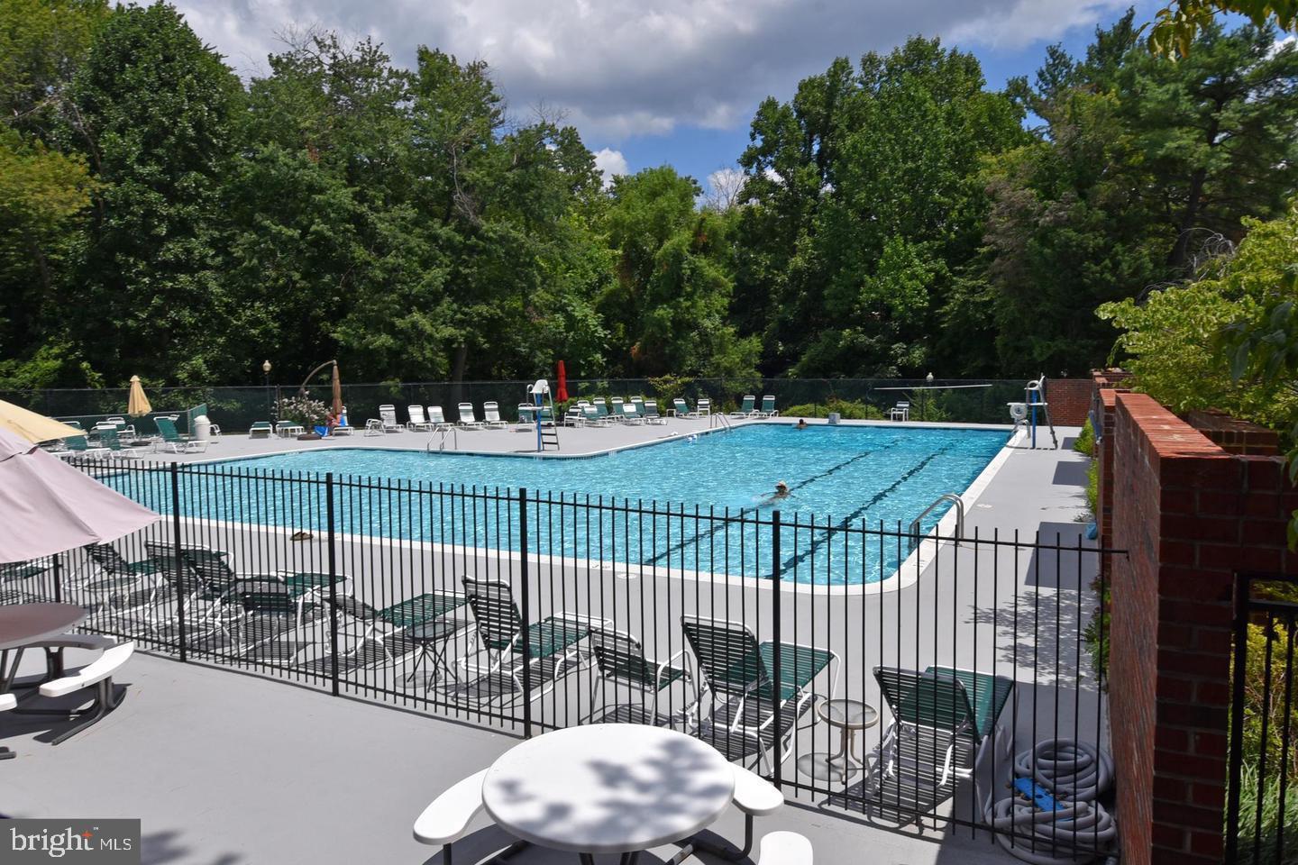 THE COLONIES - Residential Lease