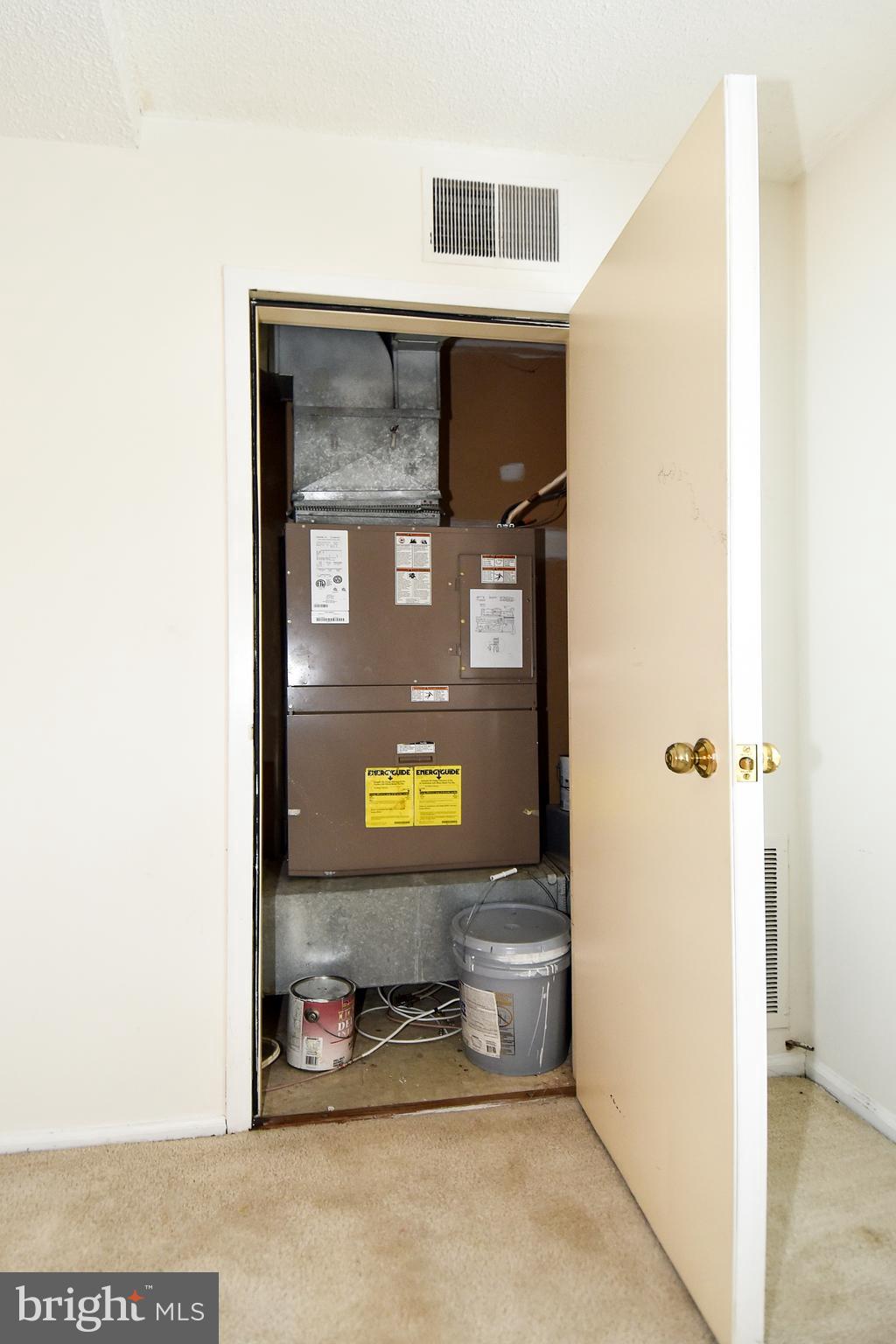 THE COLONIES - Residential Lease