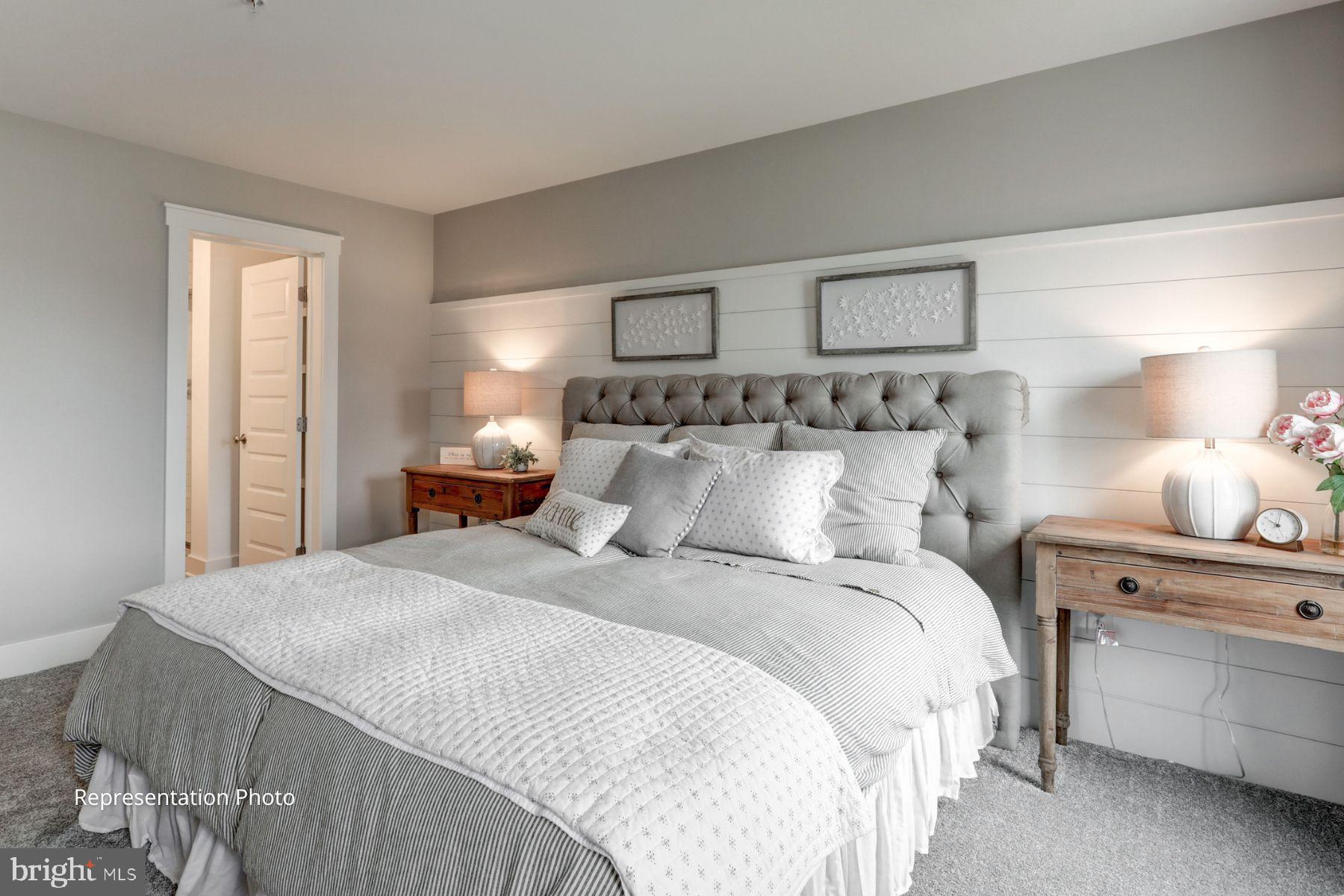 AUTUMN CHASE - Residential