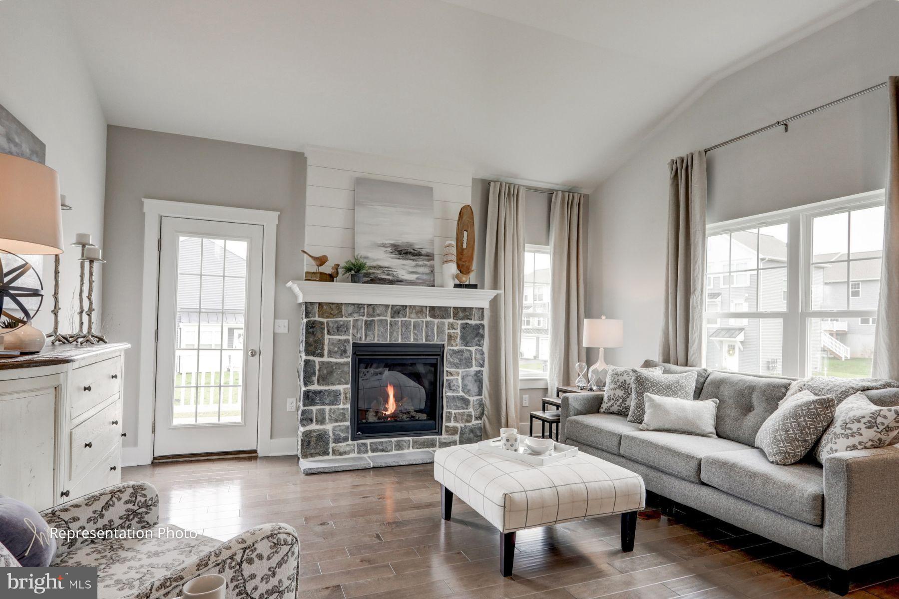 AUTUMN CHASE - Residential