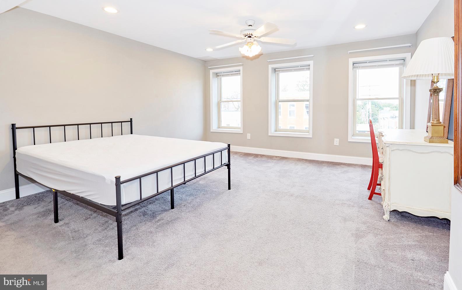 UNION SQUARE - Residential Lease