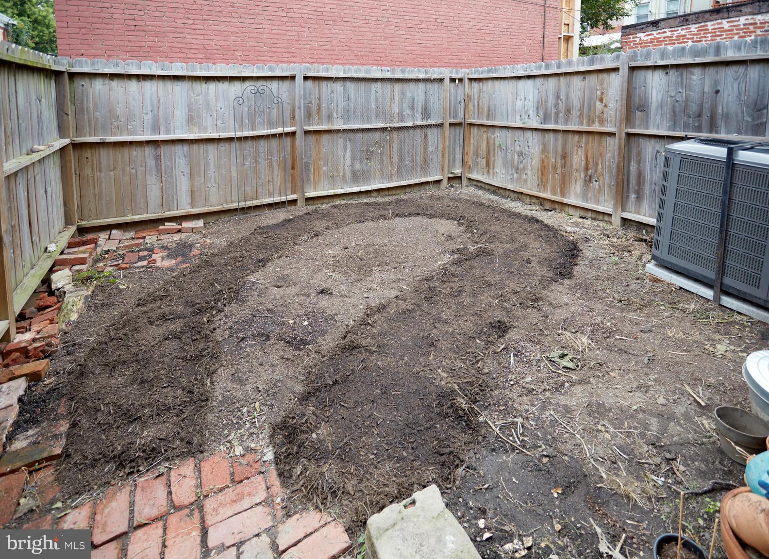 UNION SQUARE - Residential Lease