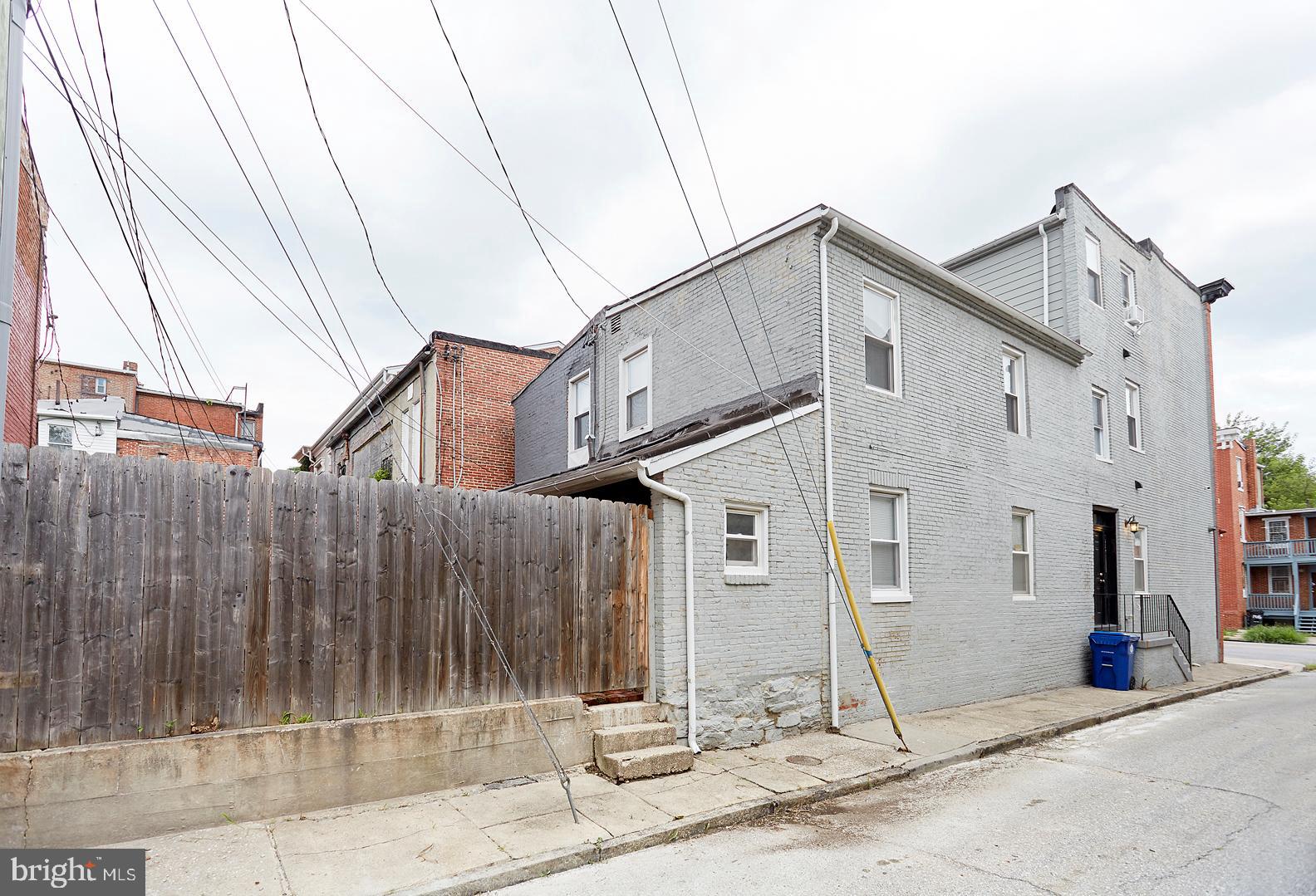 UNION SQUARE - Residential Lease