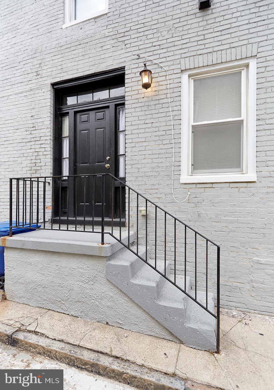 UNION SQUARE - Residential Lease