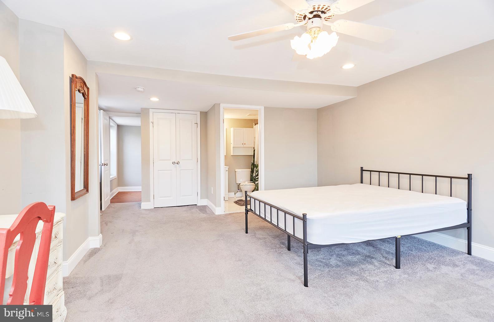 UNION SQUARE - Residential Lease